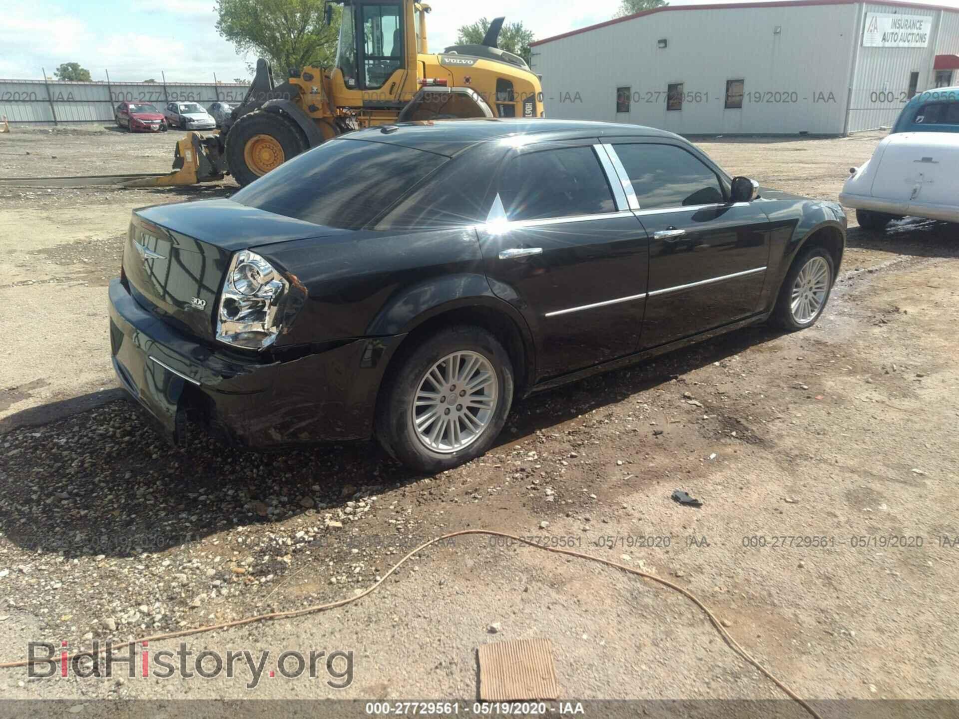 2010 CHRYSLER 300 - VIN: 2C3CA5CV3AH102201 - Фото 4