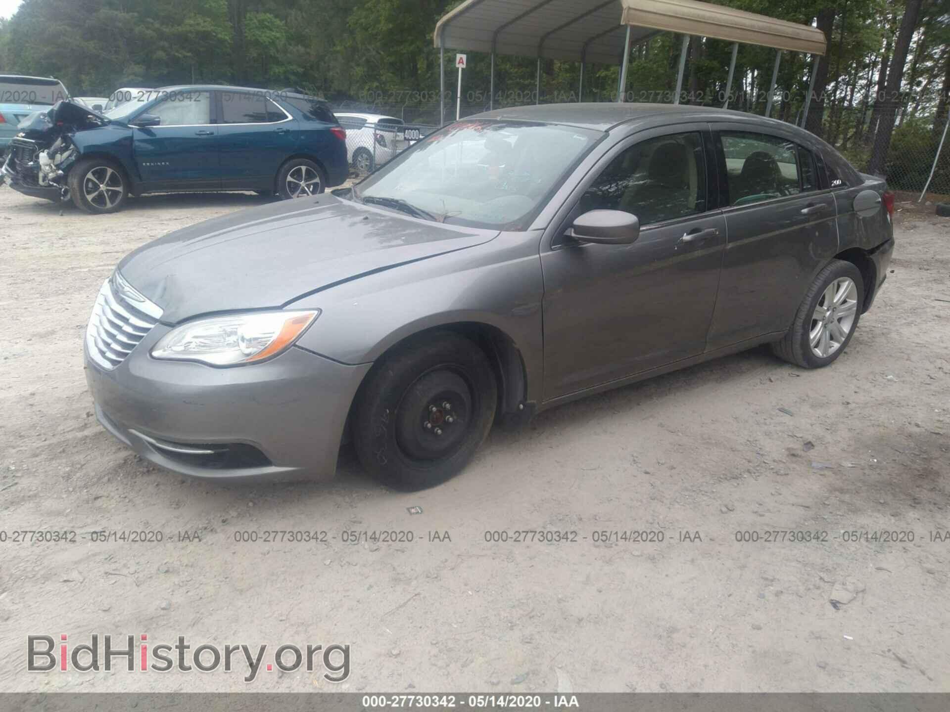 2013 CHRYSLER 200 - VIN: 1C3CCBAB2DN762064 - Фото 2