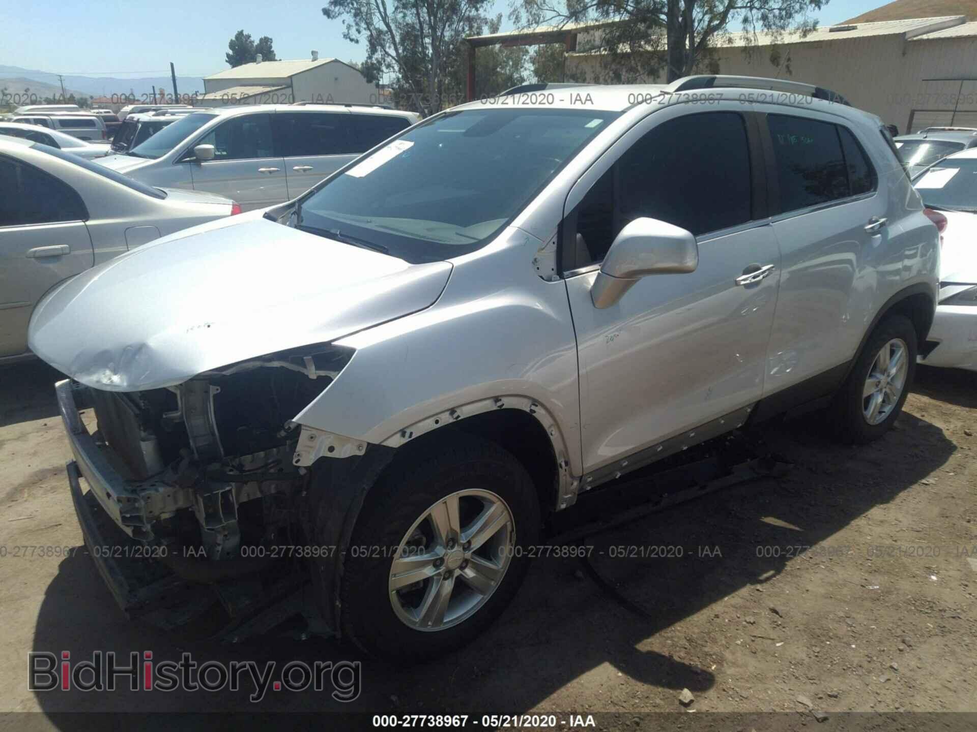 2018 CHEVROLET TRAX - VIN: 3GNCJPSB5JL155737 - Фото 2