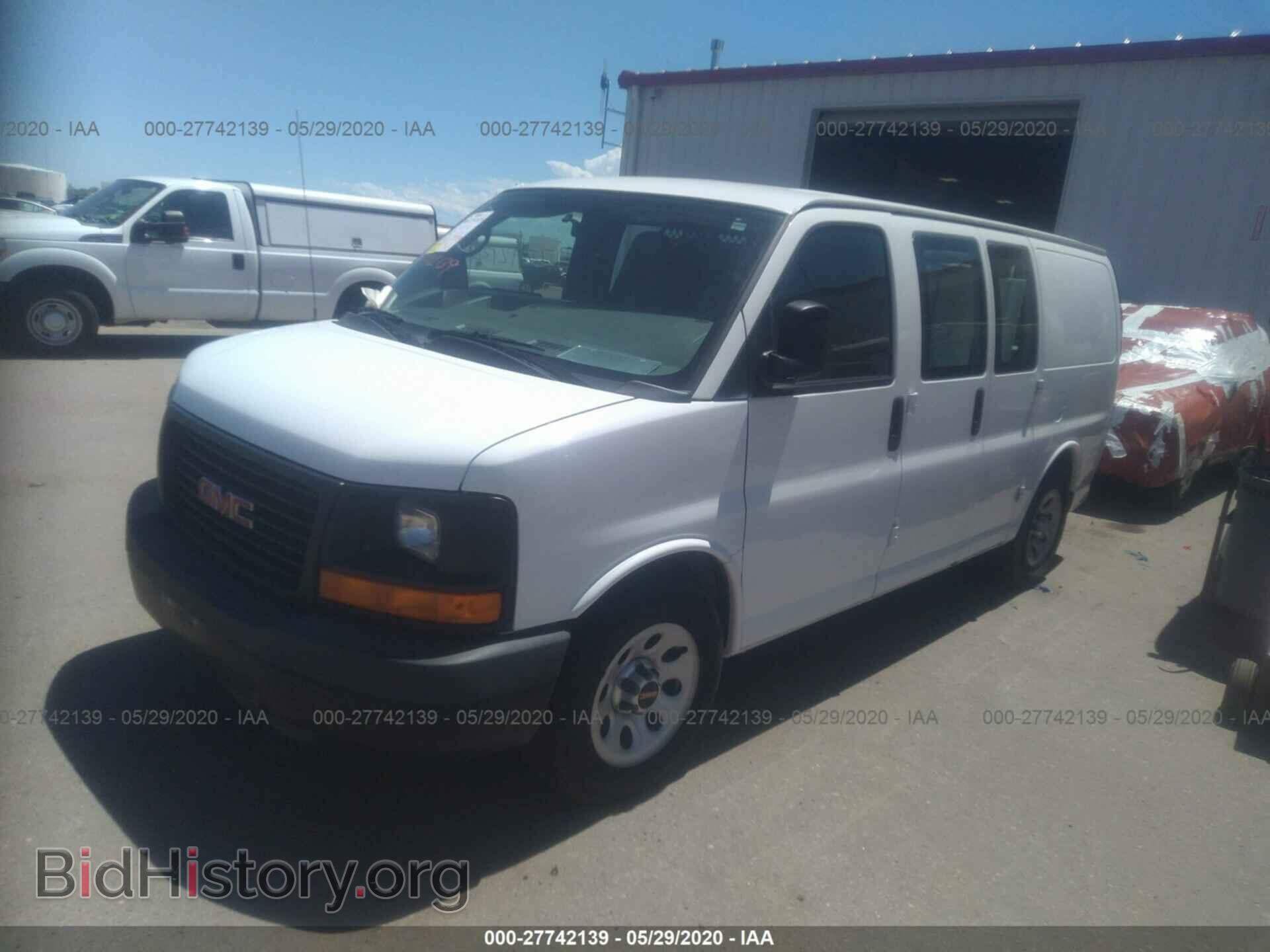2011 GMC SAVANA - VIN: 1GTS8AF47B1145082 - Фото 2
