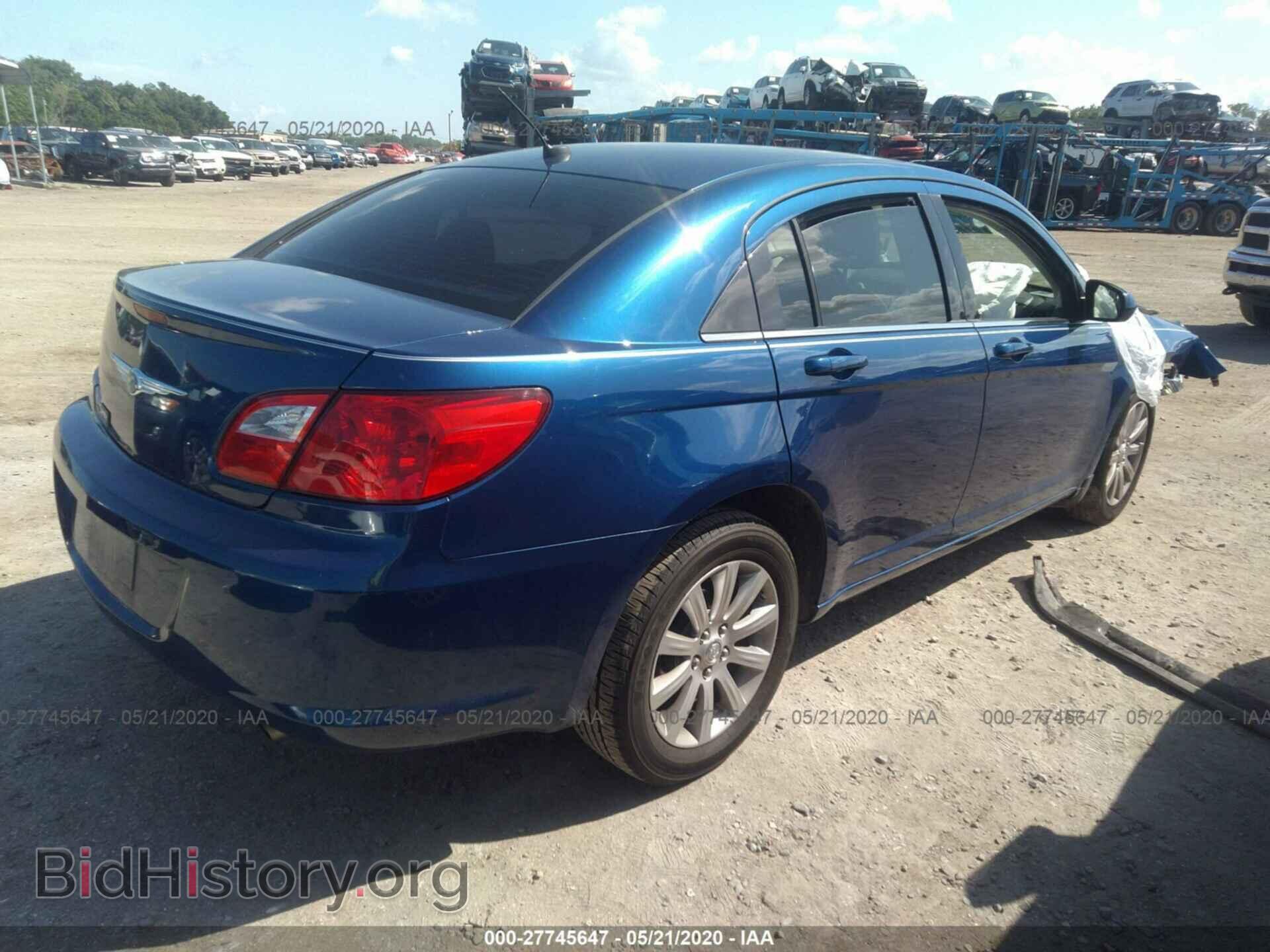 2010 CHRYSLER SEBRING - VIN: 1C3CC5FB8AN152370 - Фото 4