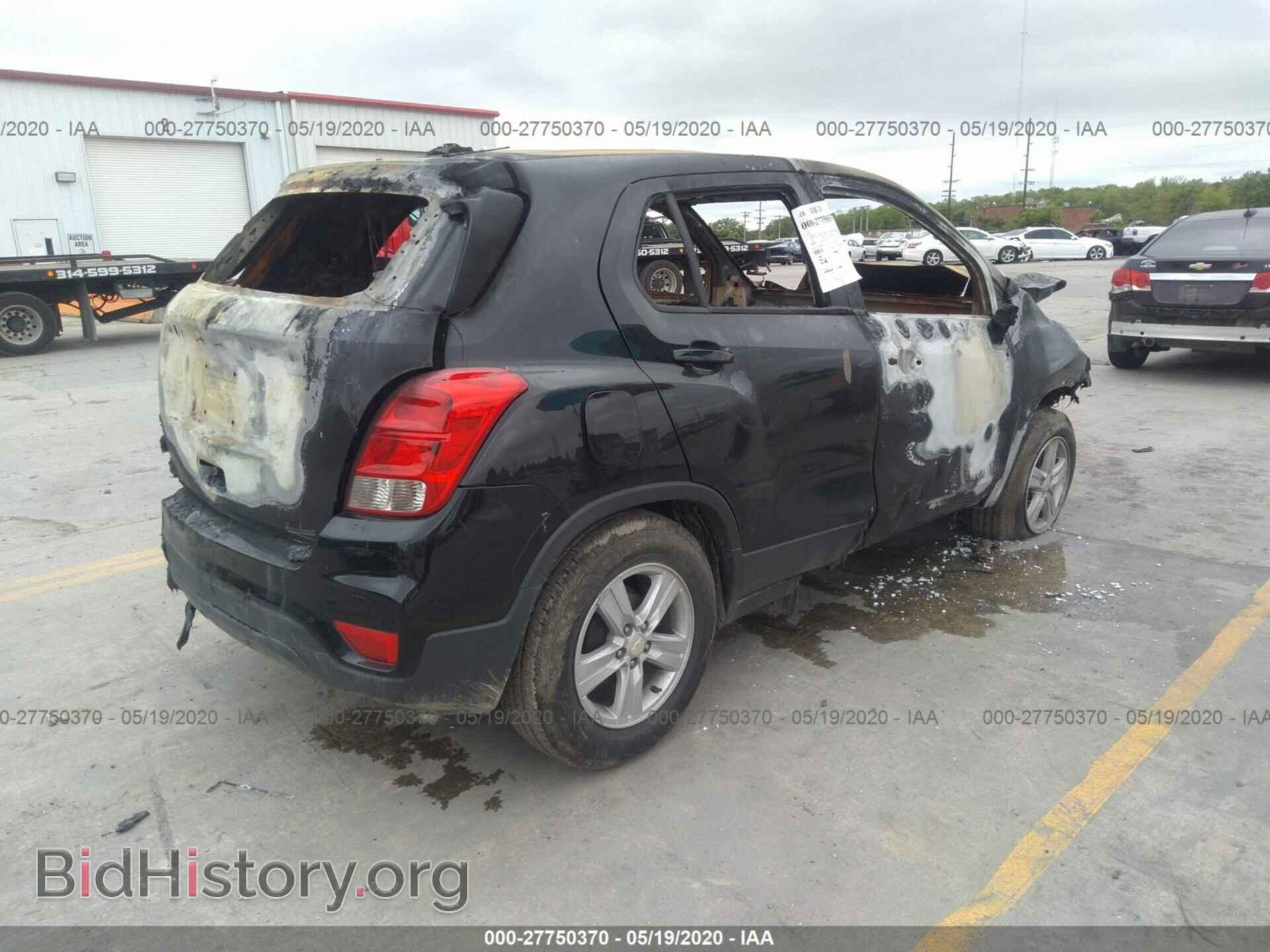 2019 CHEVROLET TRAX - VIN: 3GNCJKSB2KL372750 - Фото 4