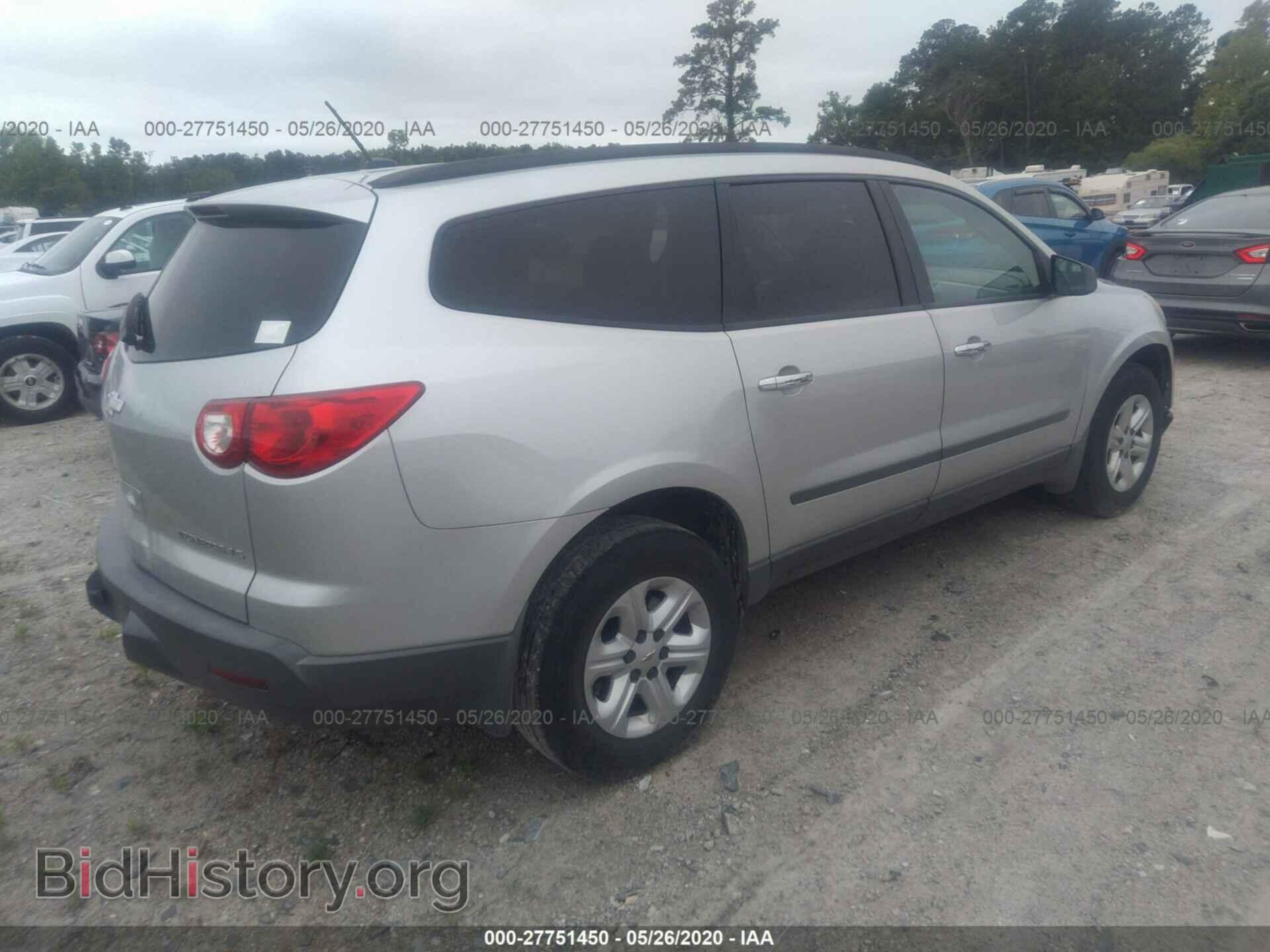 2011 CHEVROLET TRAVERSE - VIN: 1GNKRFED1BJ270372 - Фото 4