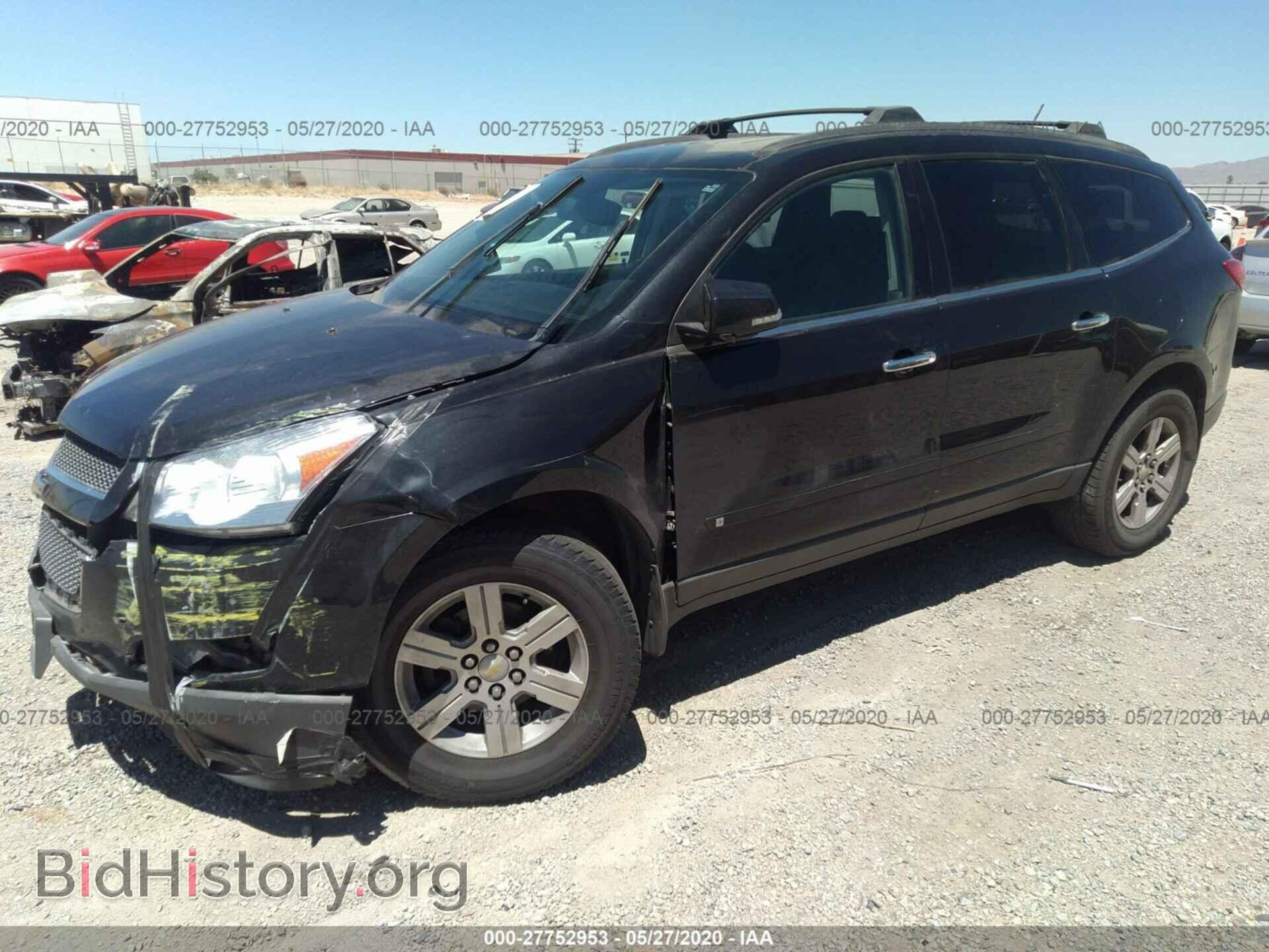 2010 CHEVROLET TRAVERSE - VIN: 1GNLRFED5AS106510 - Фото 2