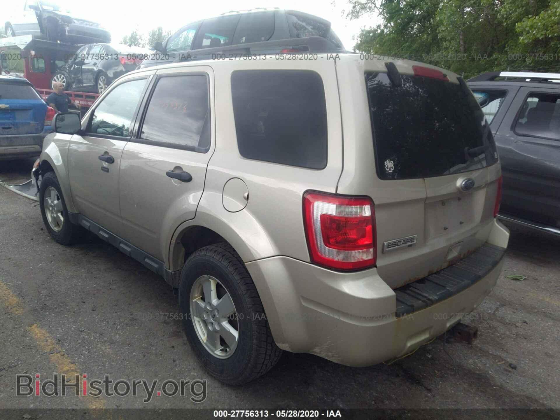 2011 FORD ESCAPE - VIN: 1FMCU0D73BKA40102 - Фото 3