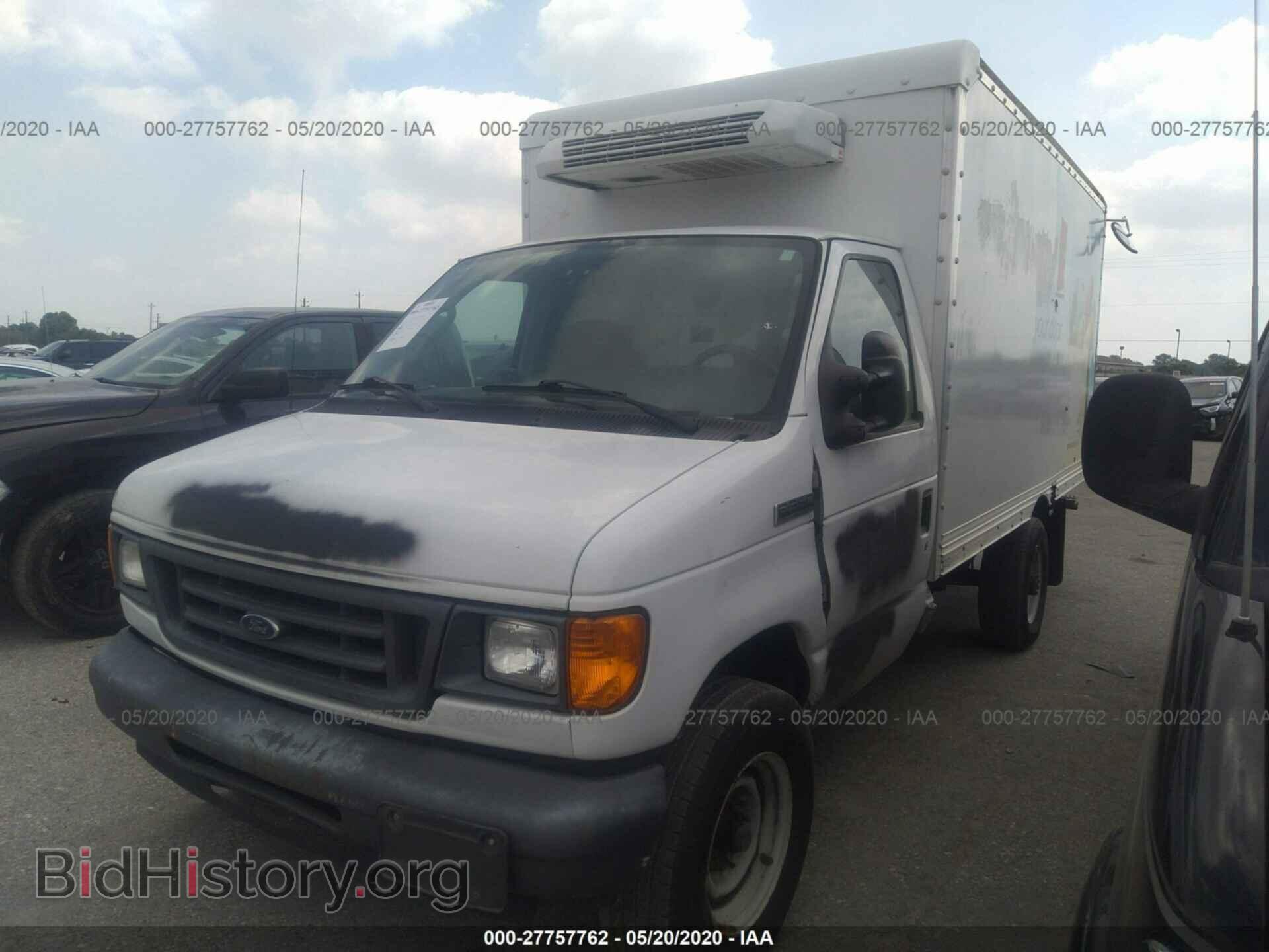 2007 FORD ECONOLINE - VIN: 1FDSE35L57DA87438 - Фото 2