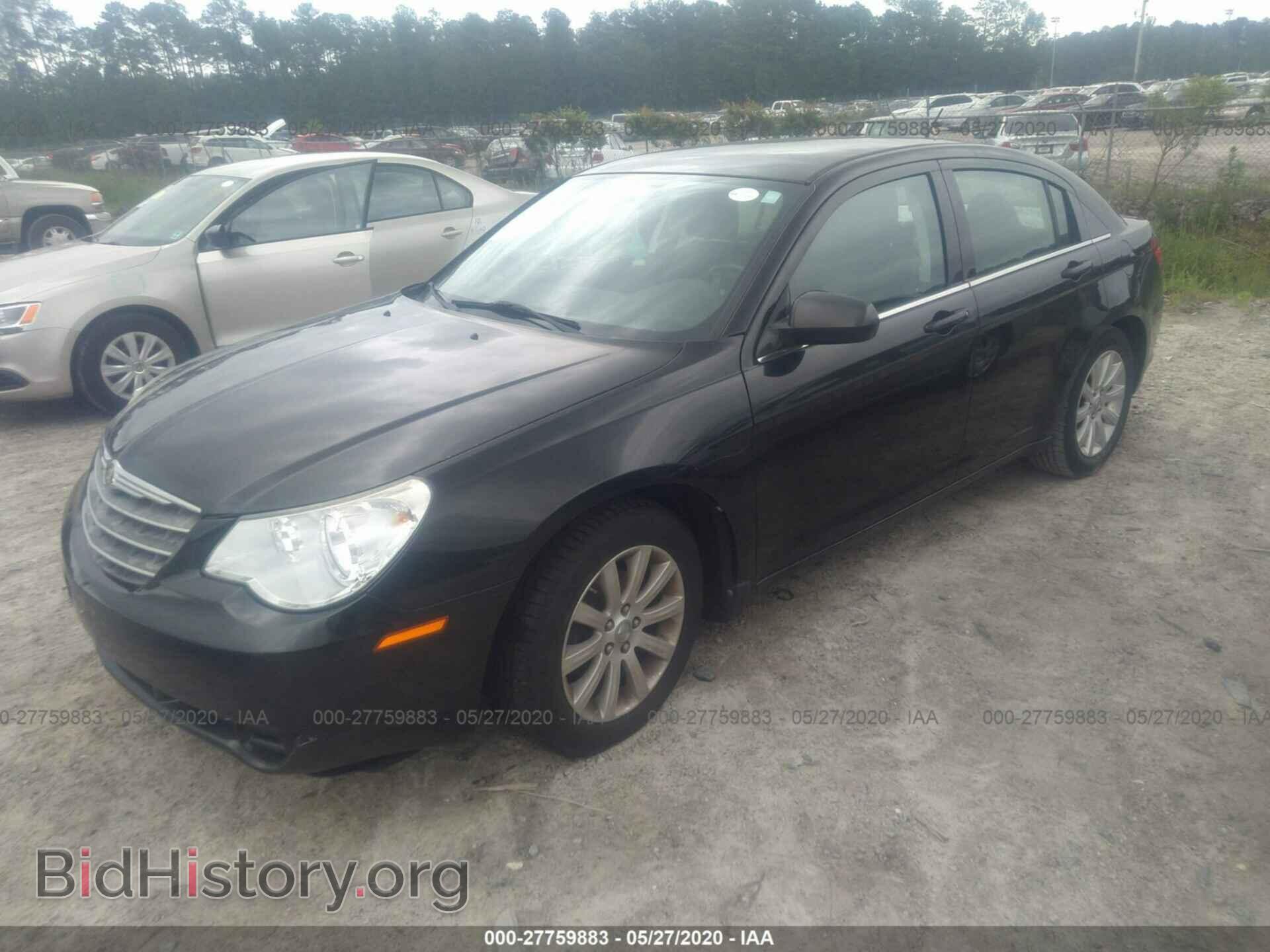 2010 CHRYSLER SEBRING - VIN: 1C3CC5FB9AN137344 - Фото 2