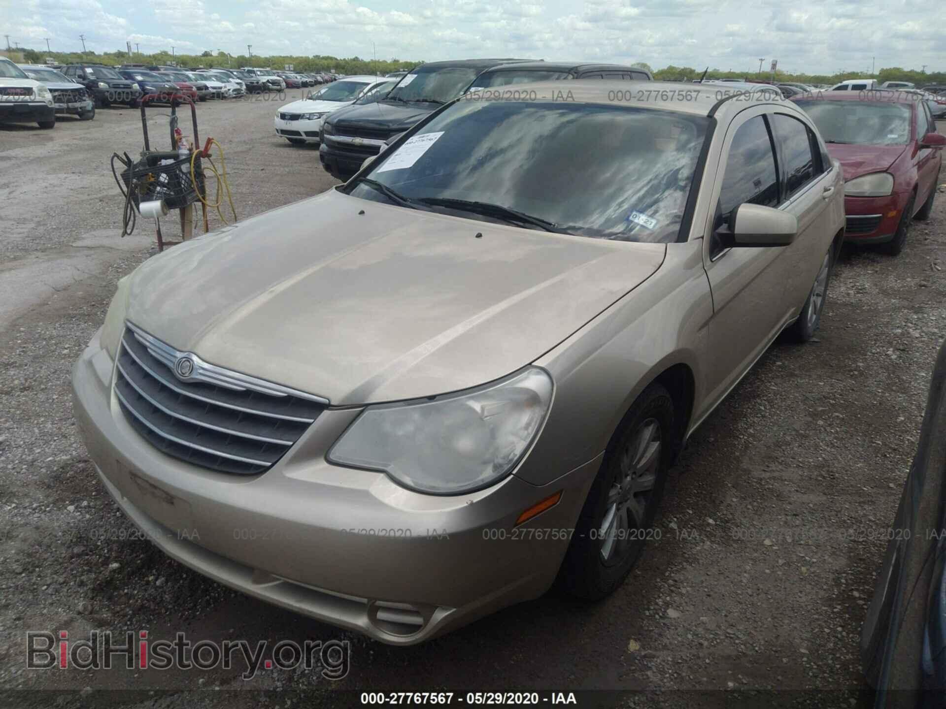 2010 CHRYSLER SEBRING - VIN: 1C3CC5FB0AN228406 - Фото 2