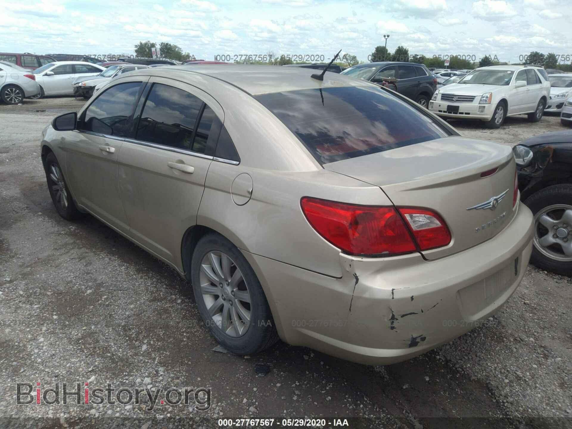 2010 CHRYSLER SEBRING - VIN: 1C3CC5FB0AN228406 - Фото 3