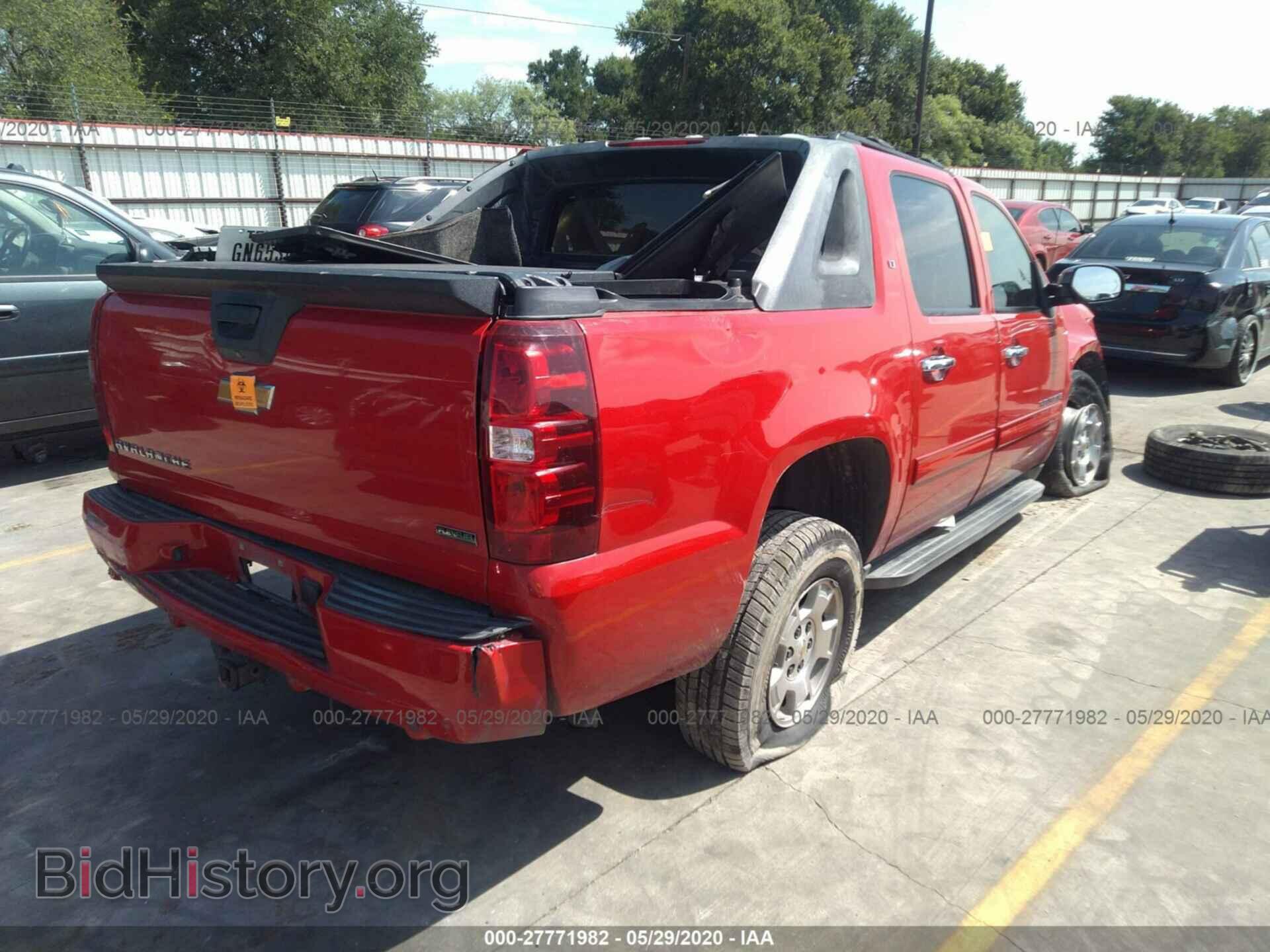 2011 CHEVROLET AVALANCHE - VIN: 3GNMCFE06BG100971 - Фото 4