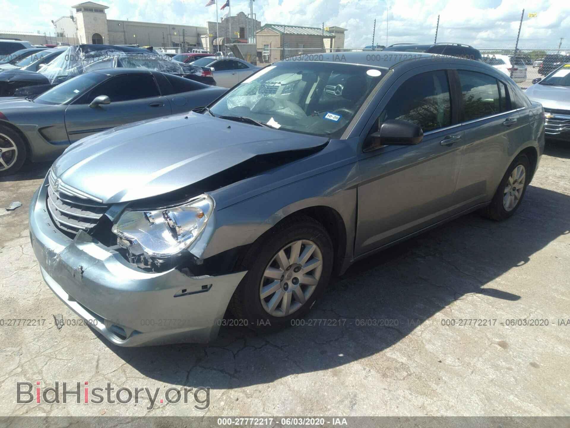 2010 CHRYSLER SEBRING - VIN: 1C3CC4FB8AN207071 - Фото 2