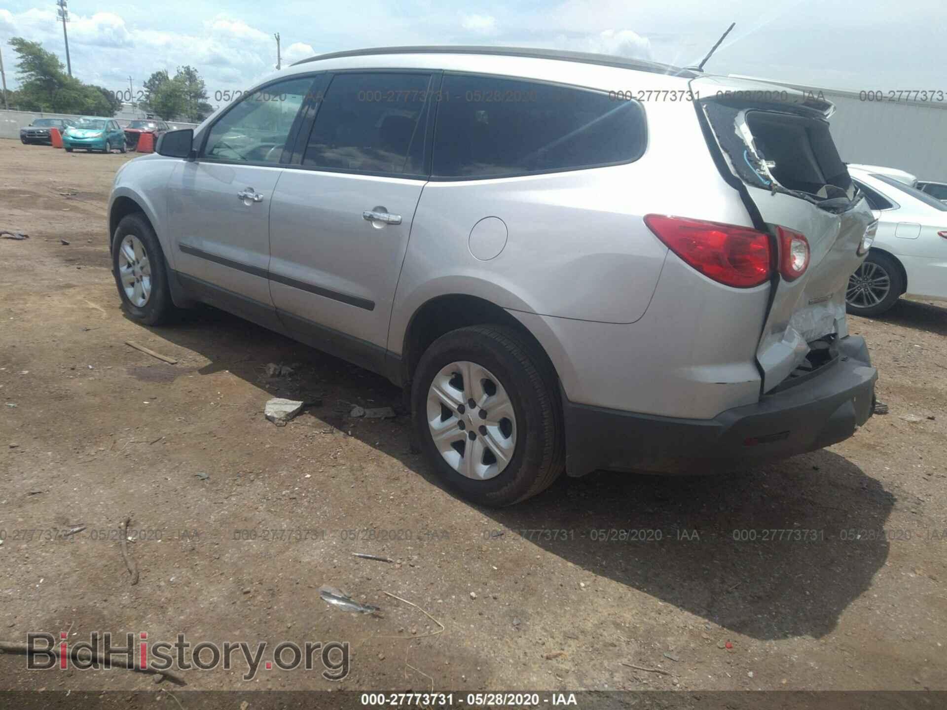 2011 CHEVROLET TRAVERSE - VIN: 1GNKRFED1BJ266869 - Фото 3