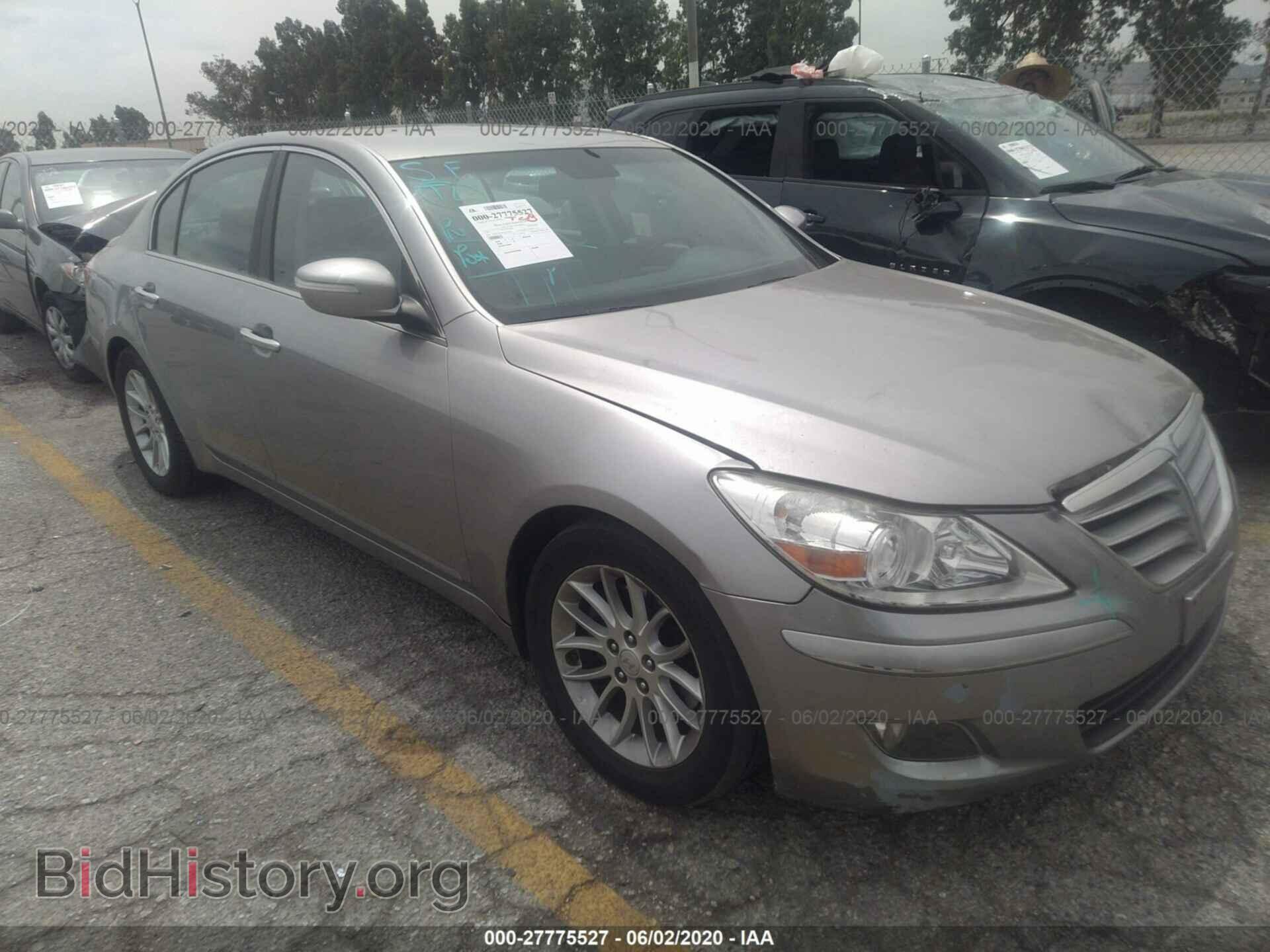 Photo KMHGC4DE9BU118493 - HYUNDAI GENESIS 2011