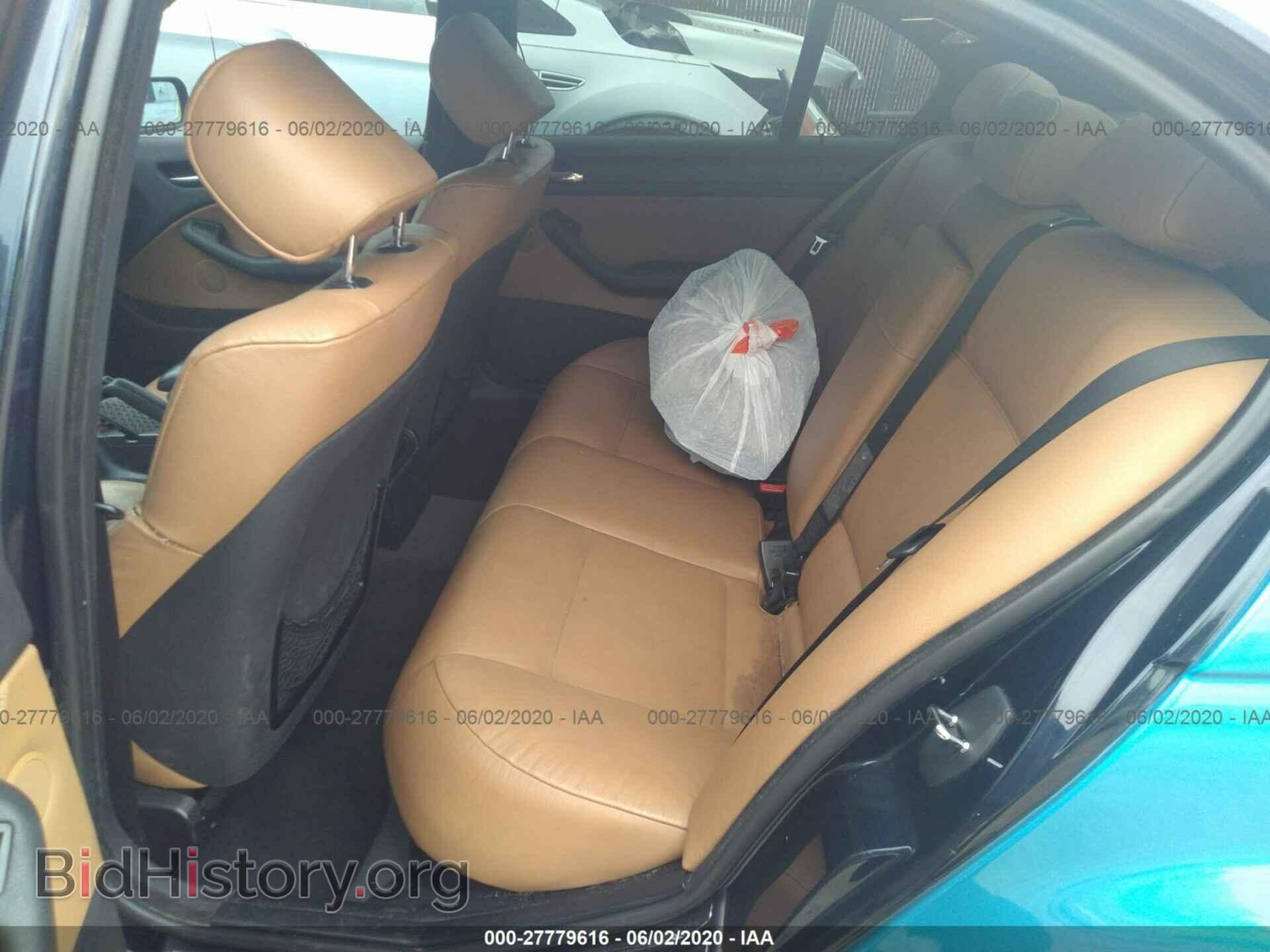 2005 BMW 330 - VIN: WBAEV53435KM41679 - Photo 8