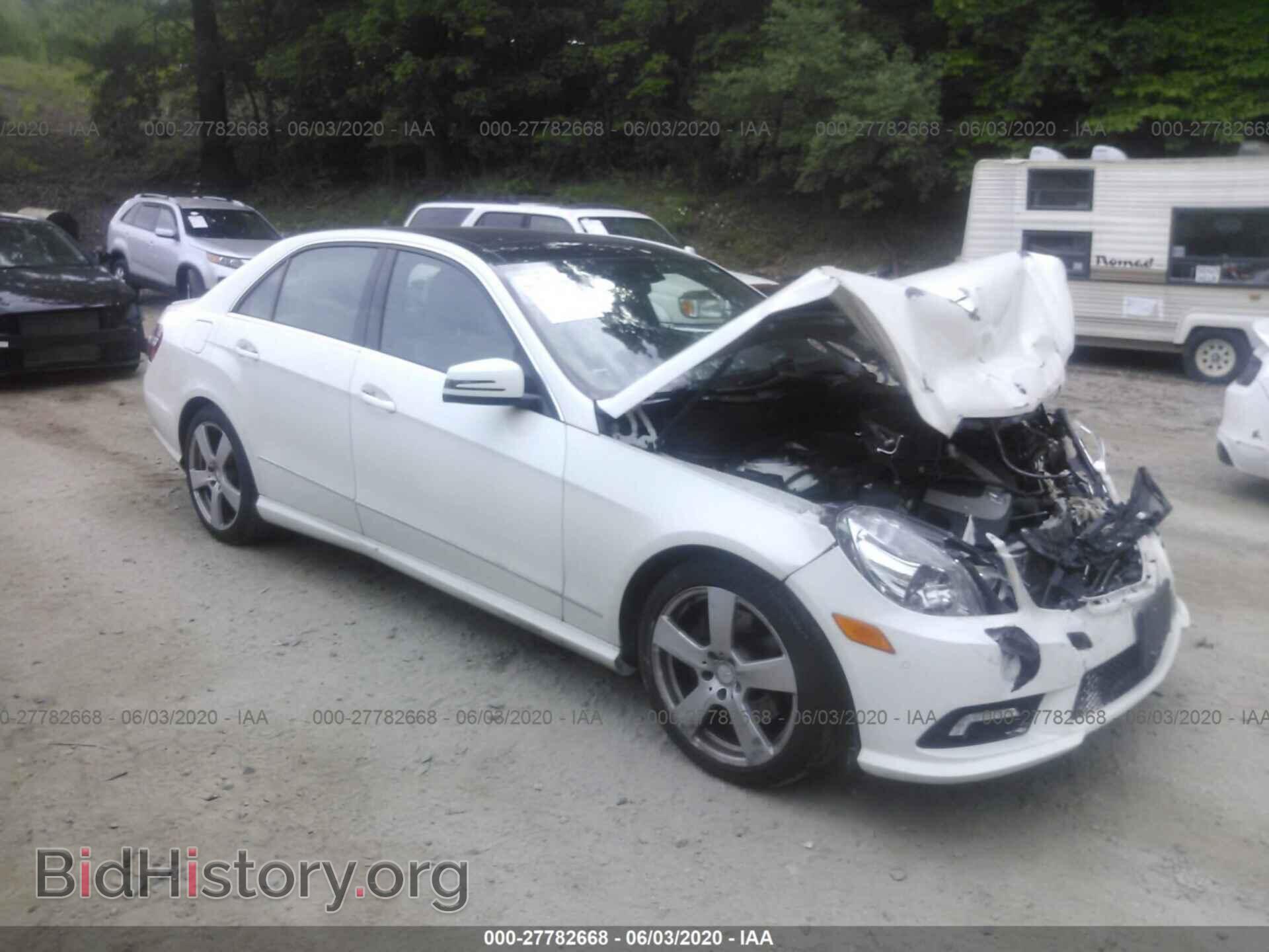 Photo WDDHF8HB1BA432864 - MERCEDES-BENZ E 2011