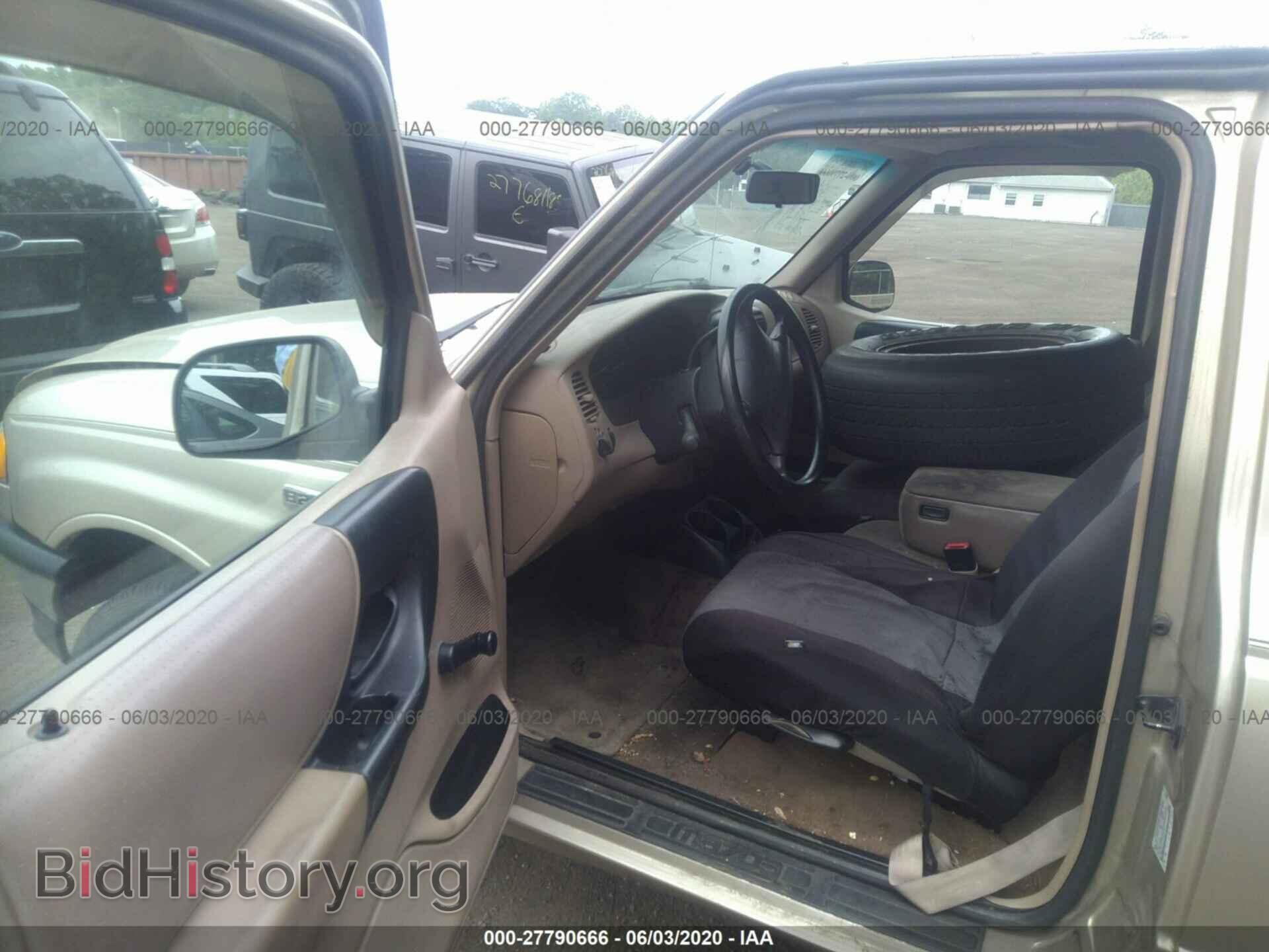 2000 MAZDA B2500 - VIN: 4F4YR12C7YTM20152 - Photo 8