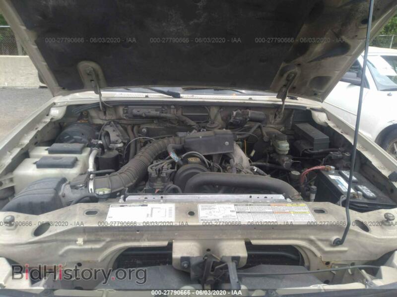 2000 Mazda B2500 (VIN 4F4YR12C7YTM20152) — photo 10 of 11