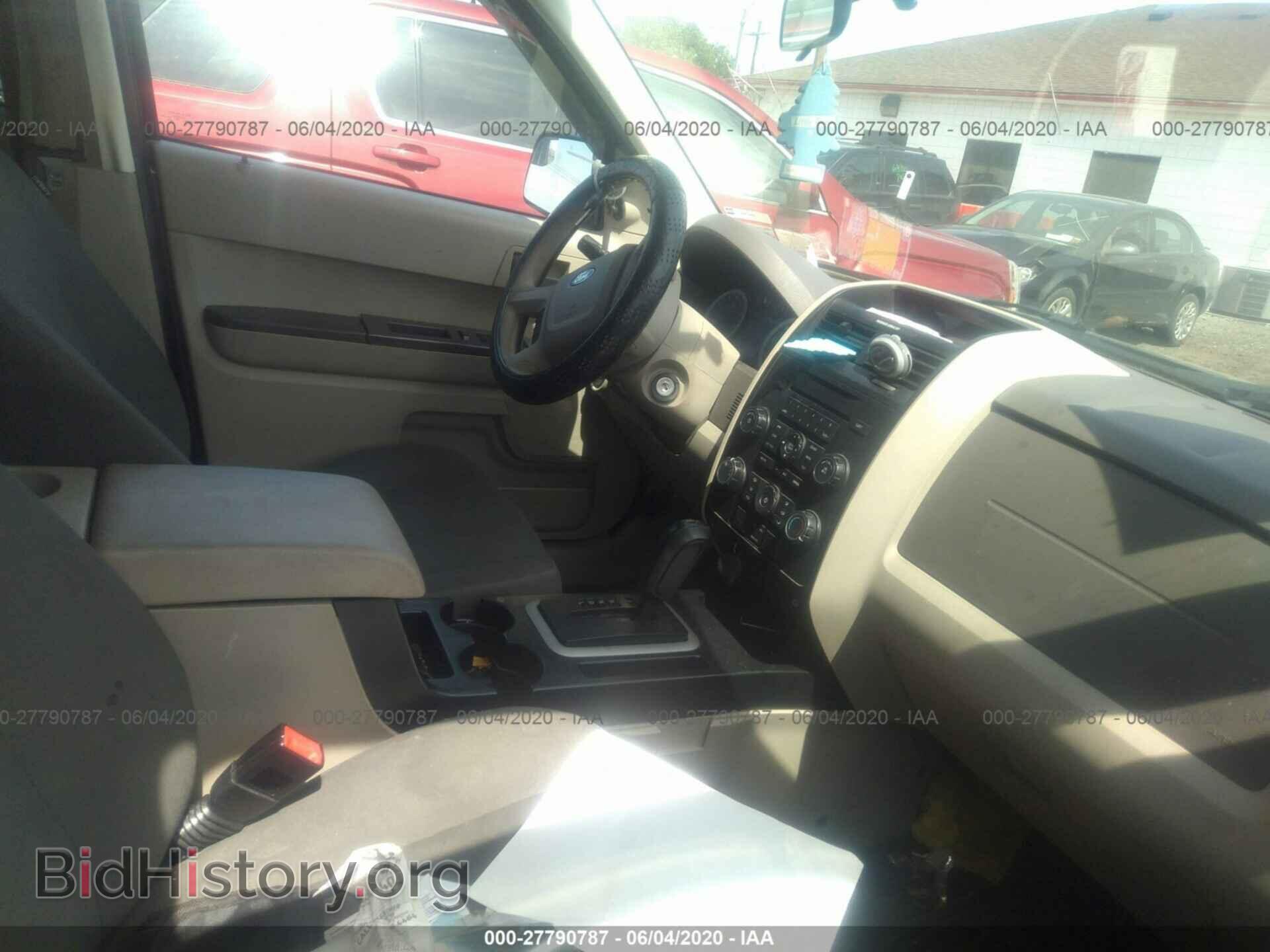 2011 FORD ESCAPE - VIN: 1FMCU0C73BKB87859 - Фото 5
