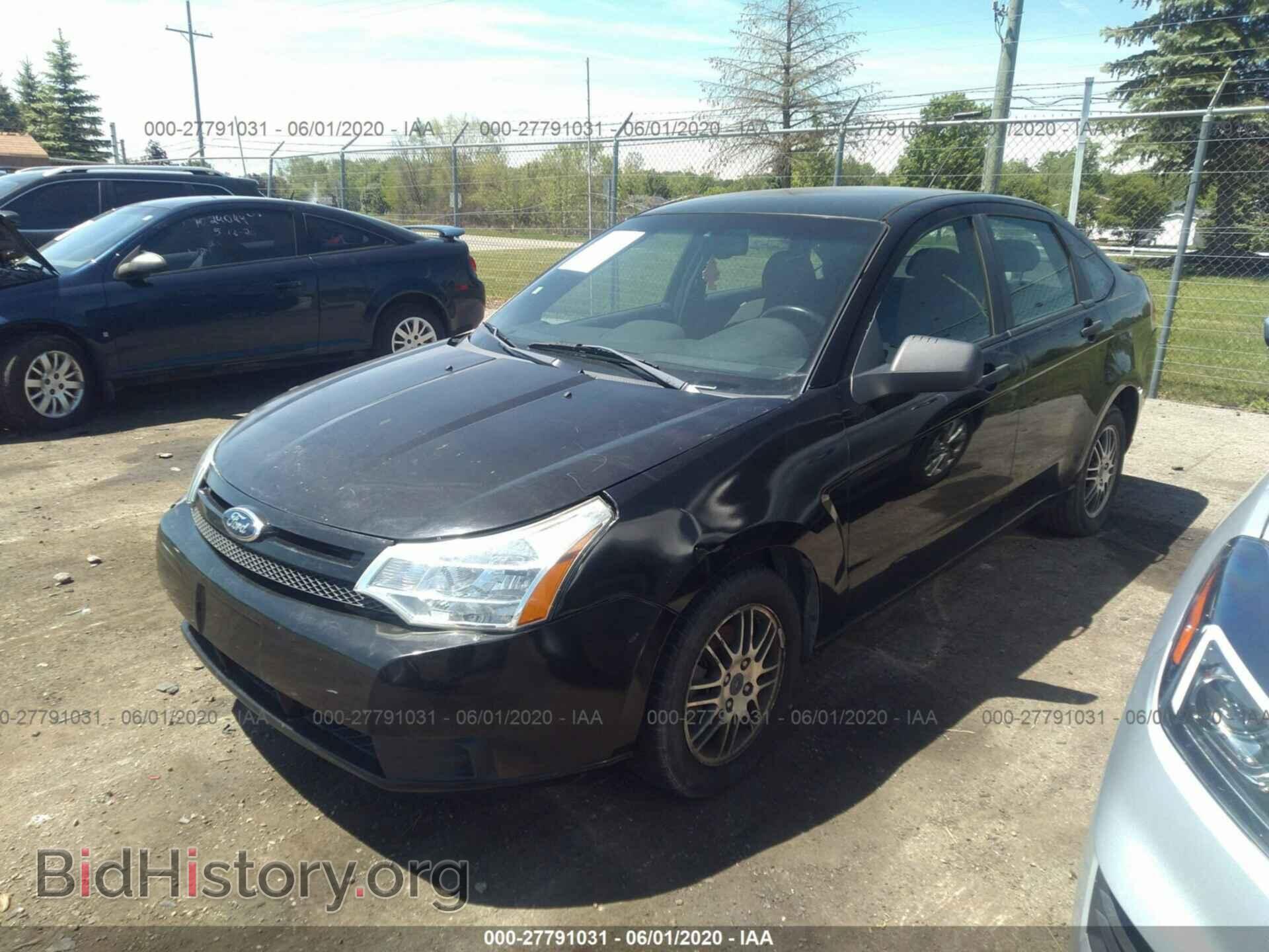 2011 FORD FOCUS - VIN: 1FAHP3FN6BW199676 - Фото 2
