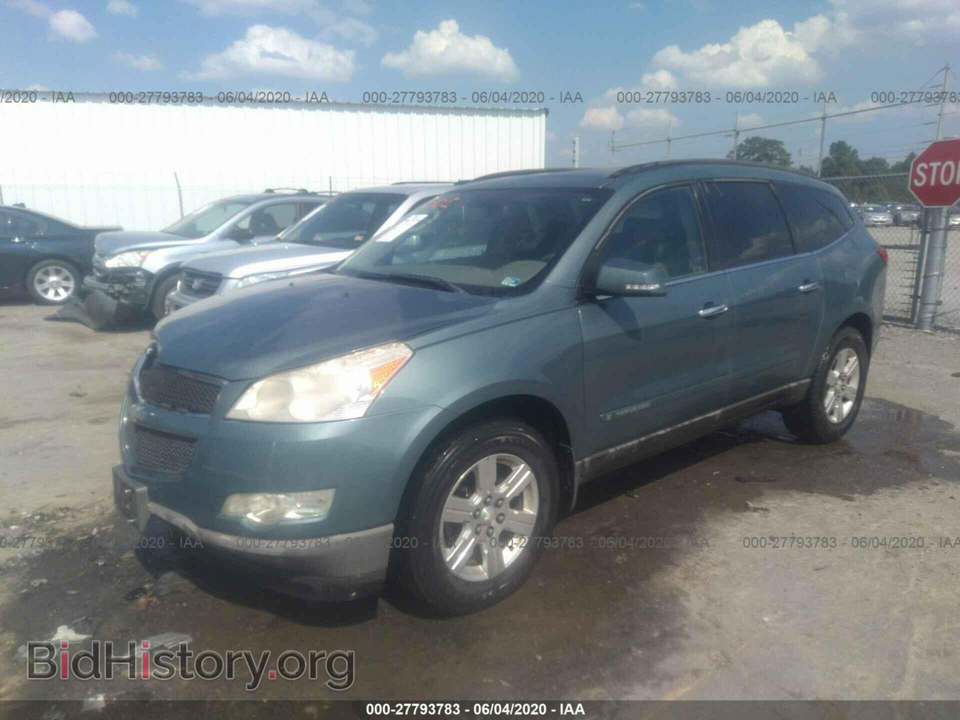 2009 CHEVROLET TRAVERSE - VIN: 1GNER23D39S172778 - Фото 2