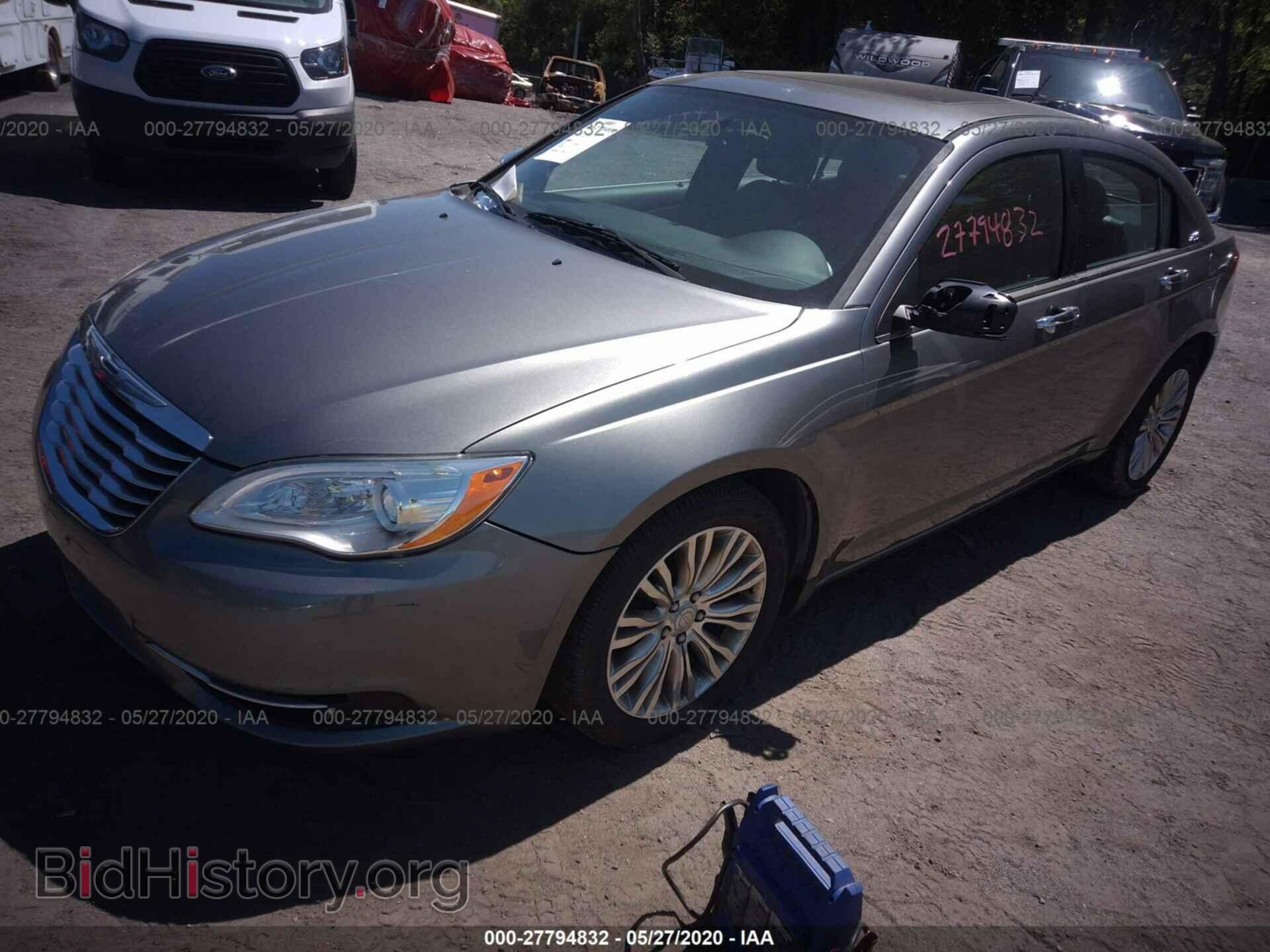 2013 CHRYSLER 200 - VIN: 1C3CCBCGXDN558332 - Фото 2