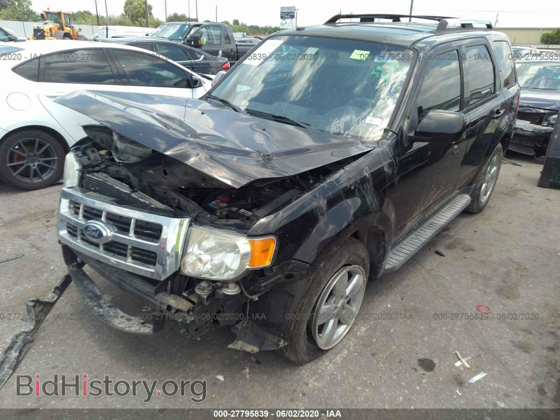 2011 FORD ESCAPE - VIN: 1FMCU0E73BKA86818 - Фото 2