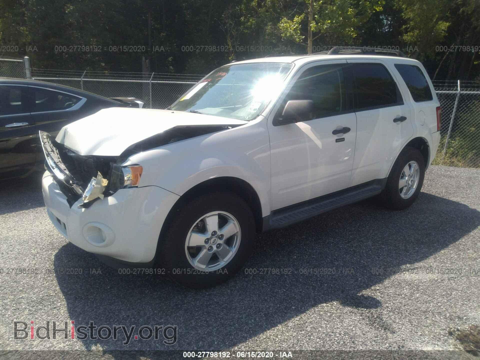 2011 FORD ESCAPE - VIN: 1FMCU0D79BKA12644 - Фото 2
