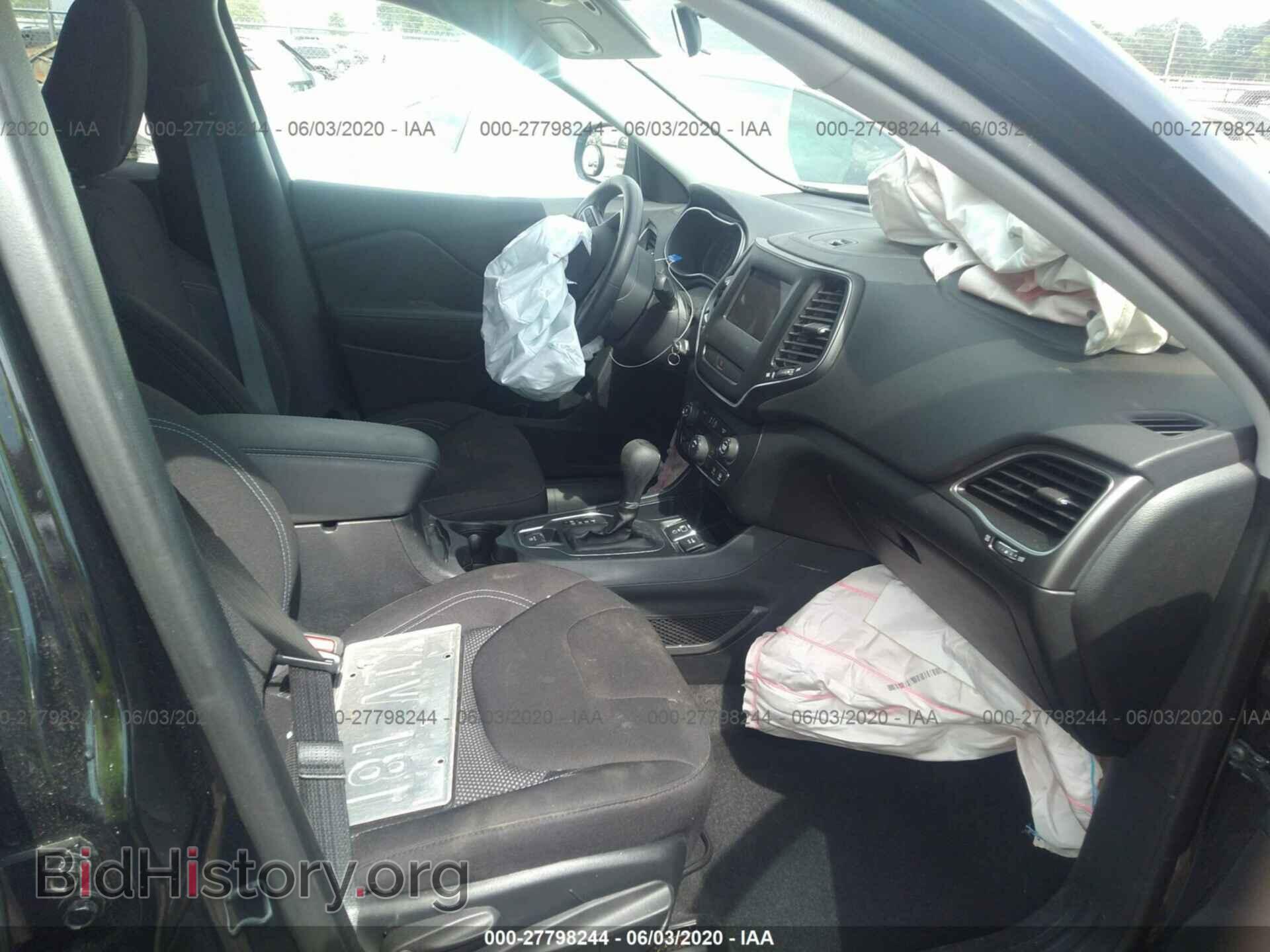 2019 JEEP CHEROKEE - VIN: 1C4PJLCB3KD384331 - Фото 5