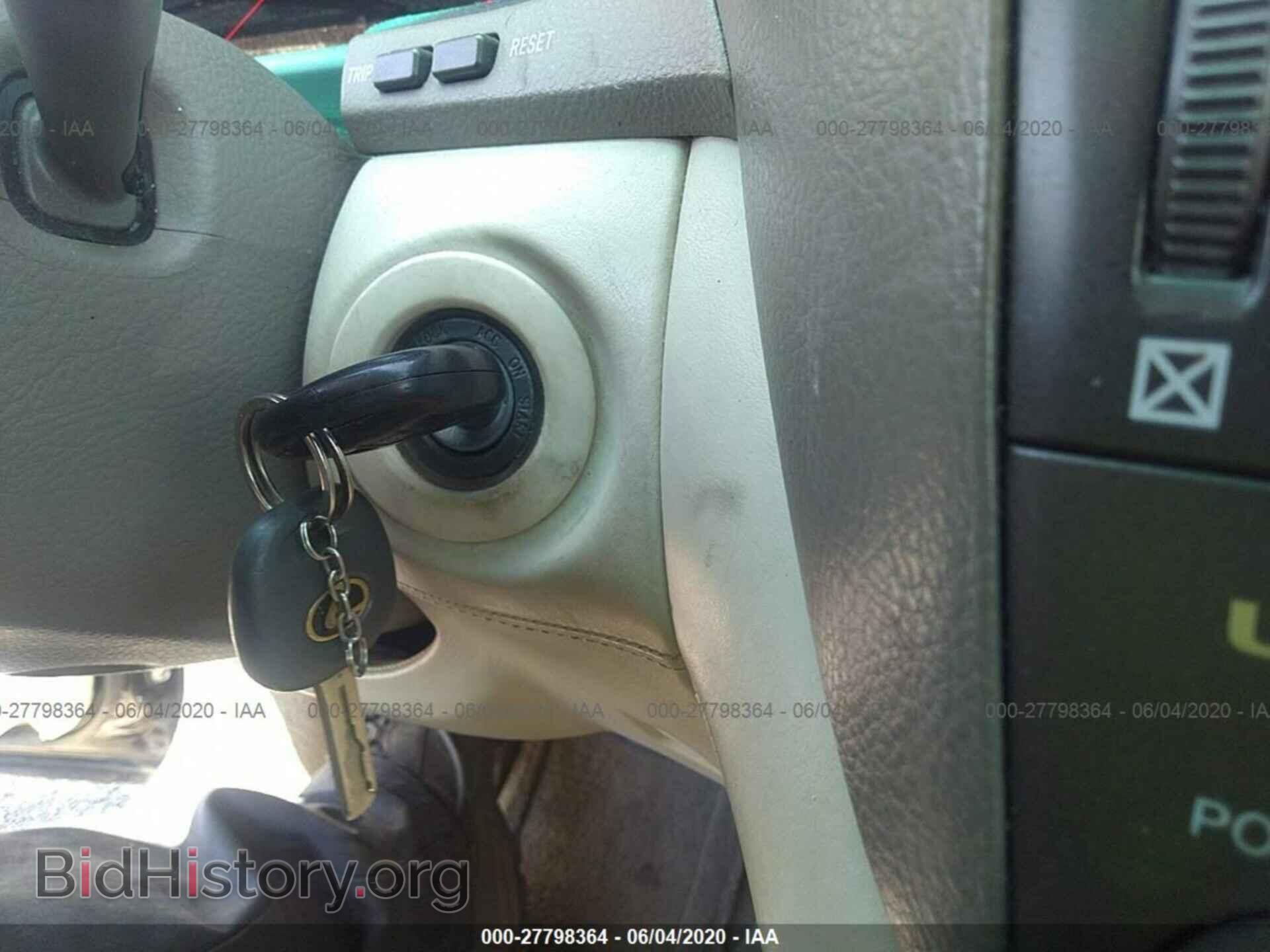 2001 LEXUS LS - VIN: JTHBN30F110004221 - Photo 11