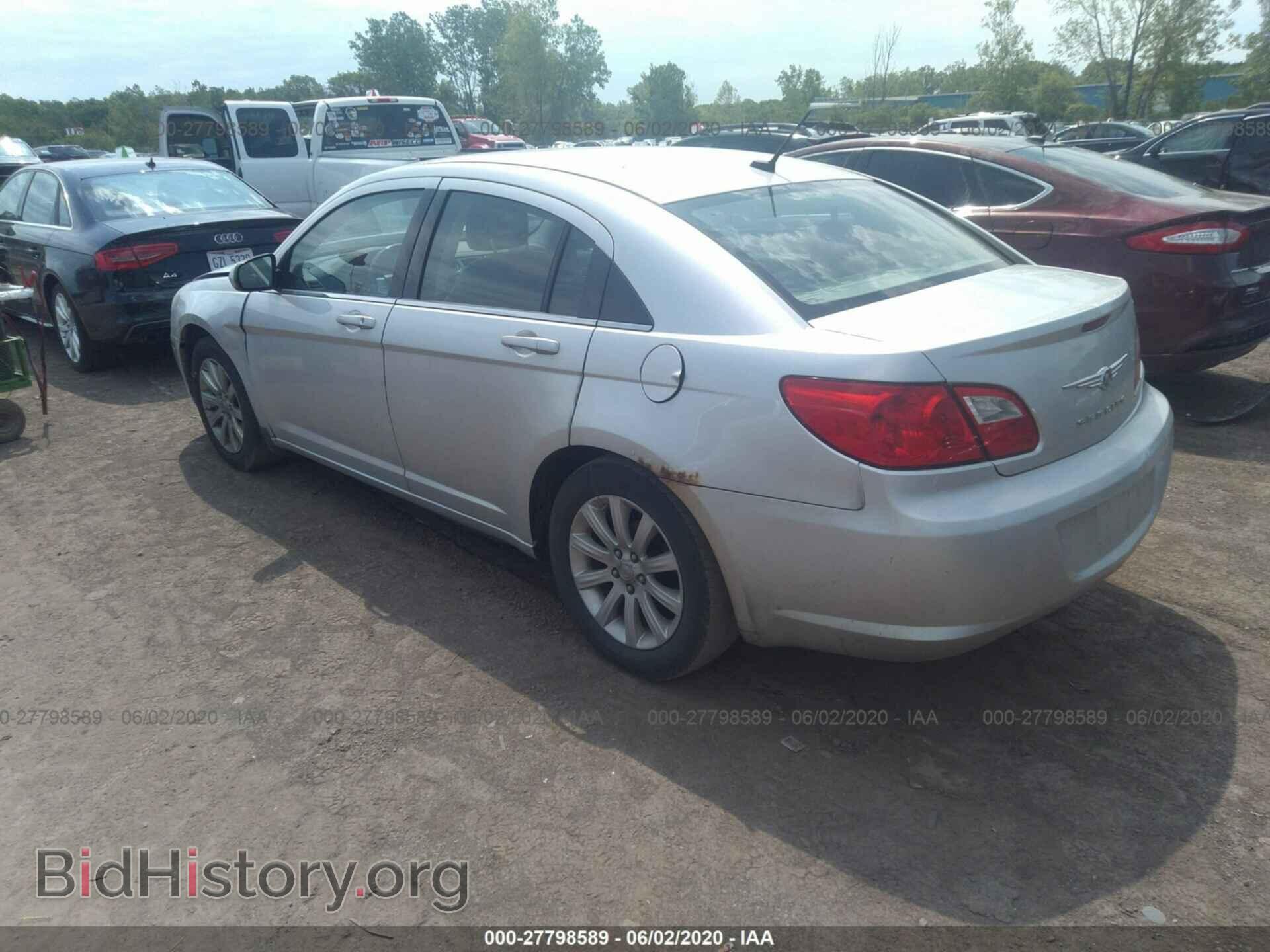 2010 CHRYSLER SEBRING - VIN: 1C3CC5FB9AN216707 - Фото 3