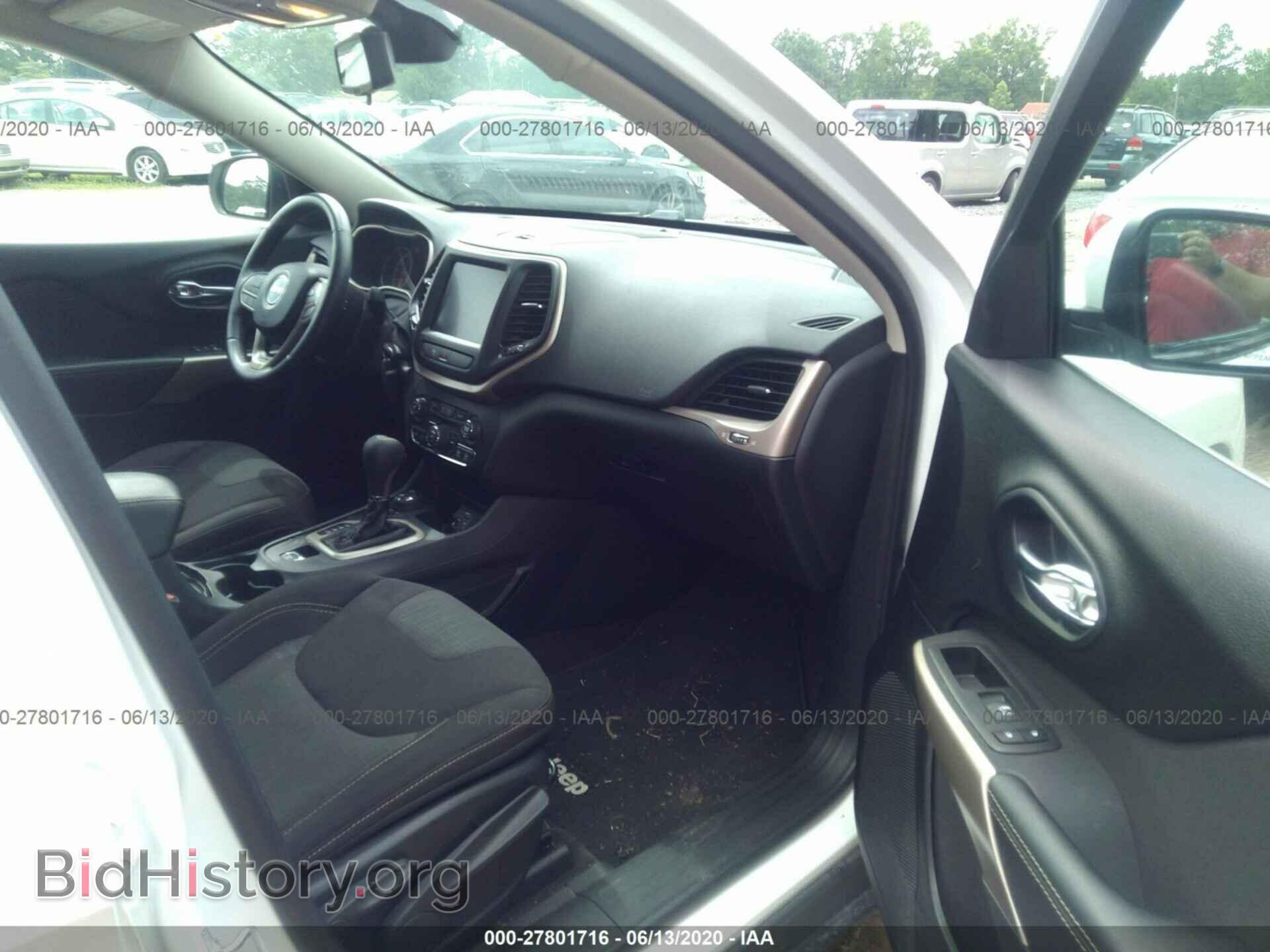 2017 Jeep Cherokee - VIN: 1C4PJMCS9HW620404 - Фото 5