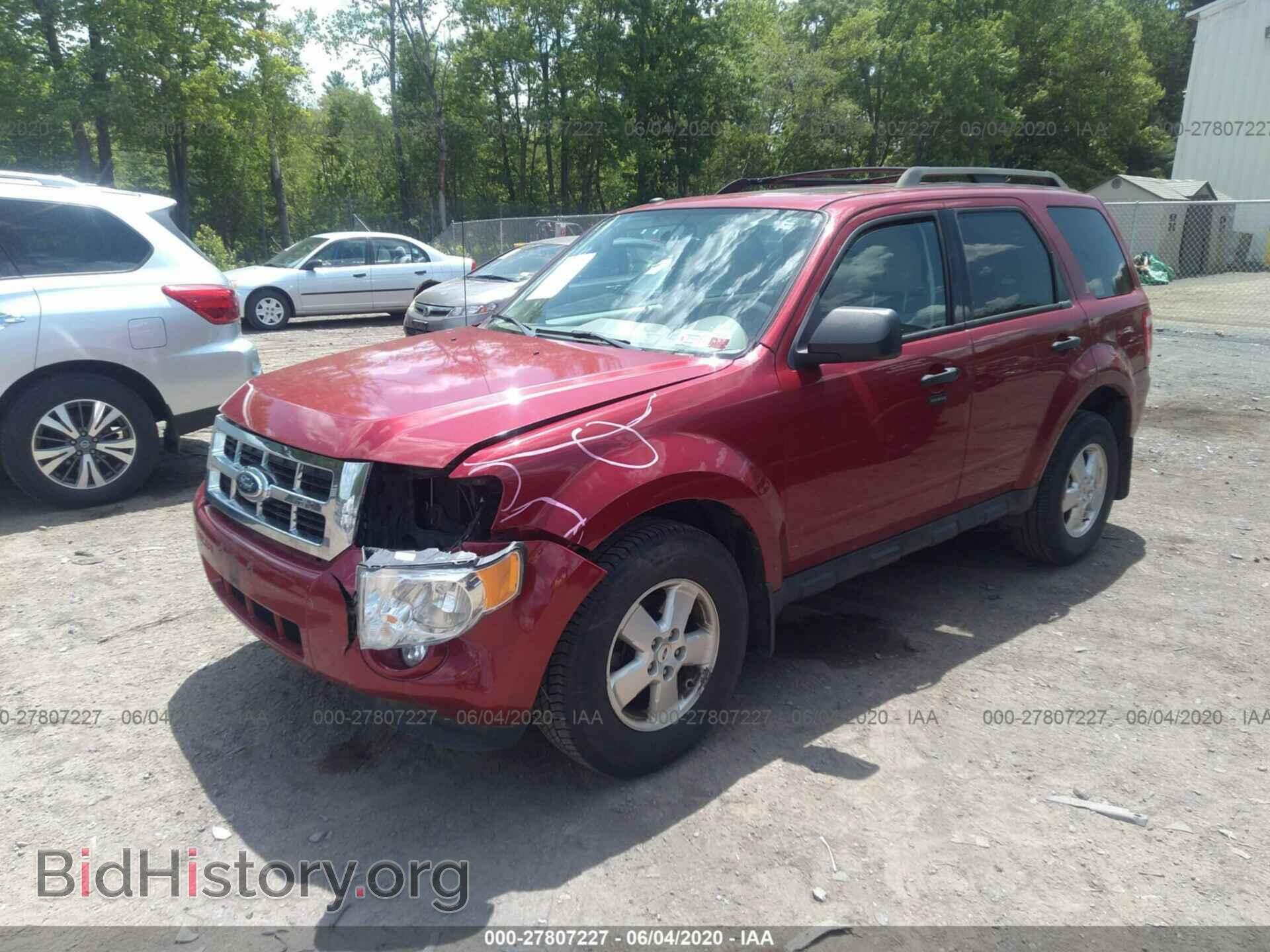2011 FORD ESCAPE - VIN: 1FMCU9DG3BKB18138 - Фото 2
