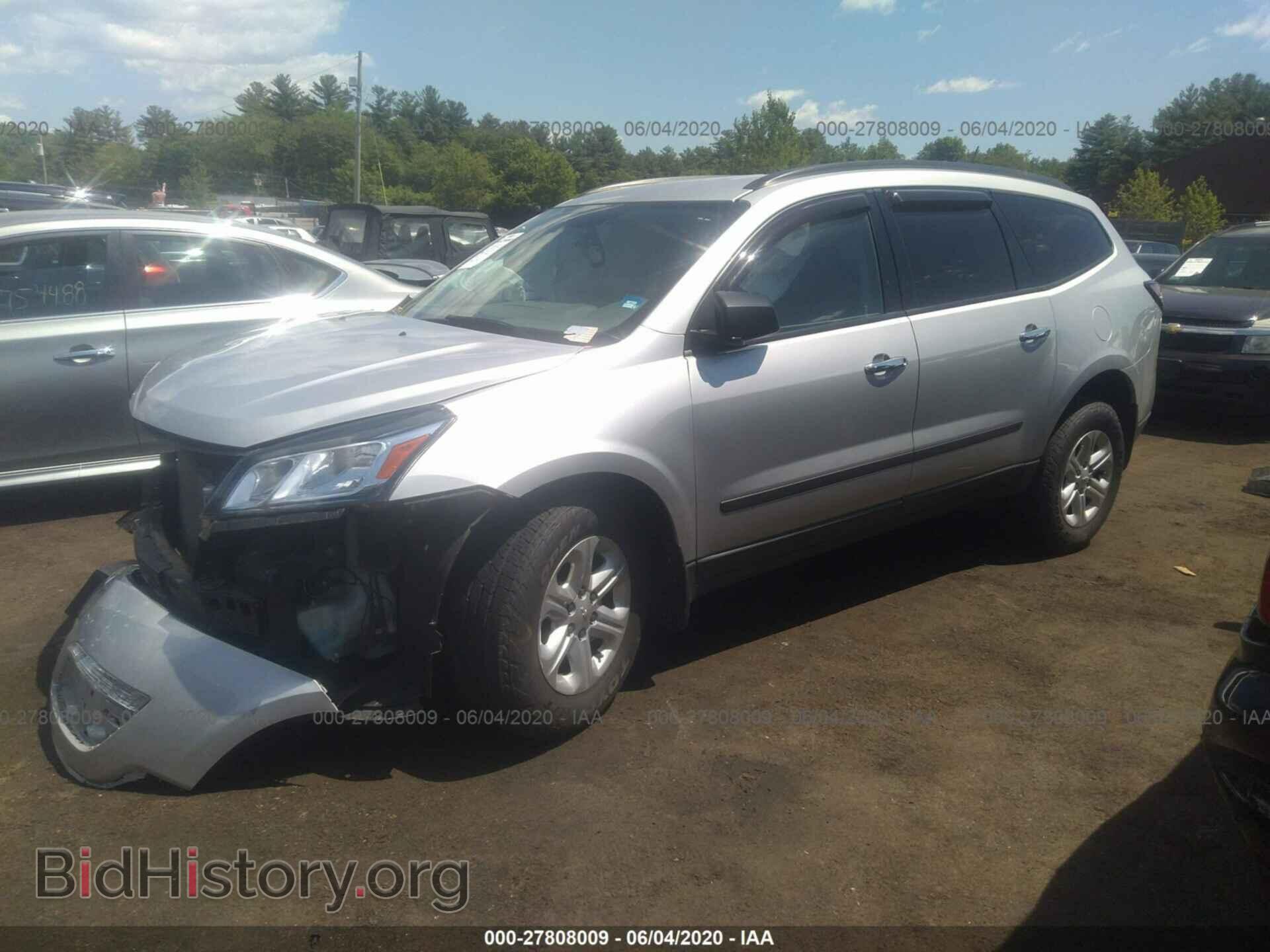 2017 CHEVROLET TRAVERSE - VIN: 1GNKRFKD1HJ216129 - Фото 2
