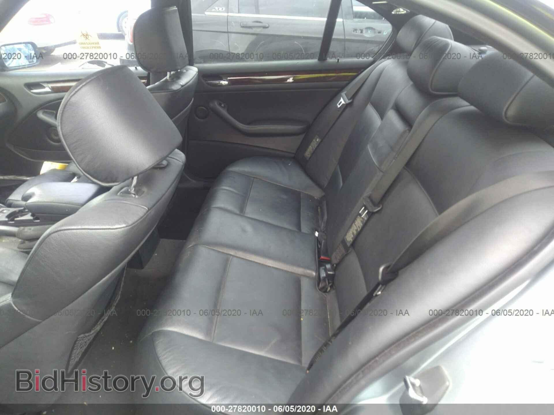 2004 BMW 330 - VIN: WBAEV53404KM38463 - Фото 8