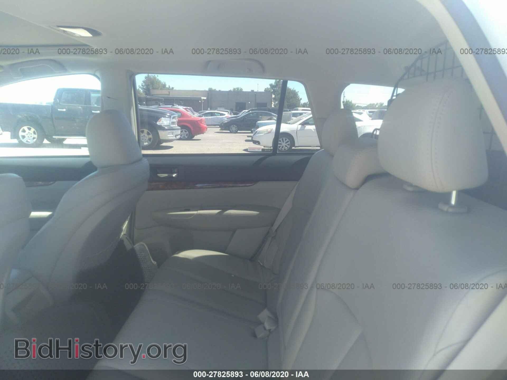 2011 SUBARU OUTBACK - VIN: 4S4BRDKC7B2333683 - Photo 8