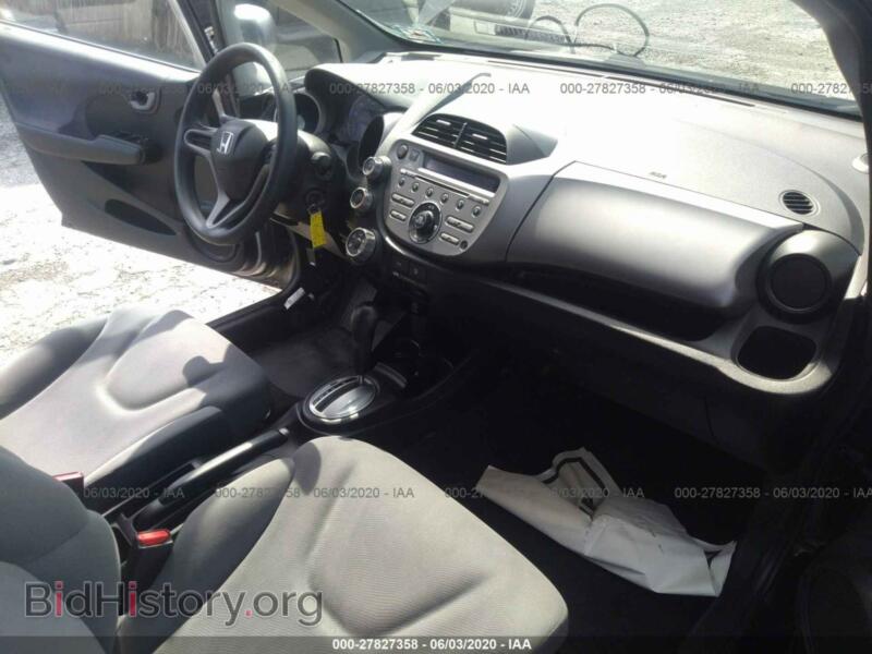 2011 Honda FIT (VIN JHMGE8H33BC010681) — фото 5 из 11