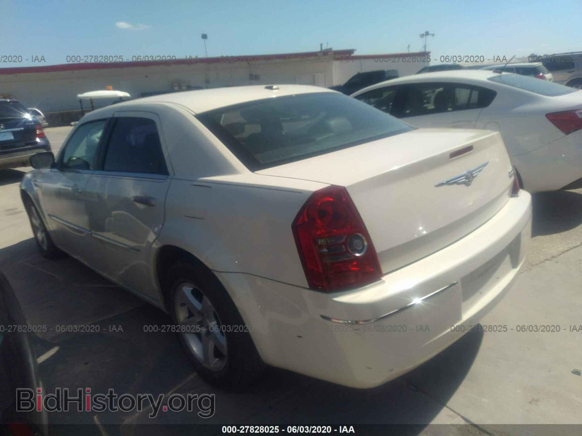2010 CHRYSLER 300 - VIN: 2C3CA5CV3AH326116 - Фото 3