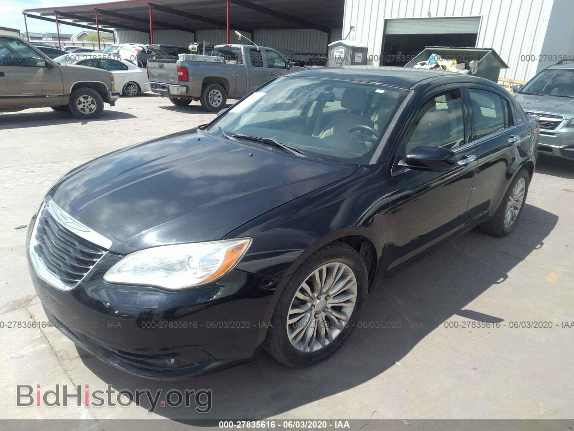 2011 CHRYSLER 200 - VIN: 1C3BC2FB8BN531221 - Photo 2