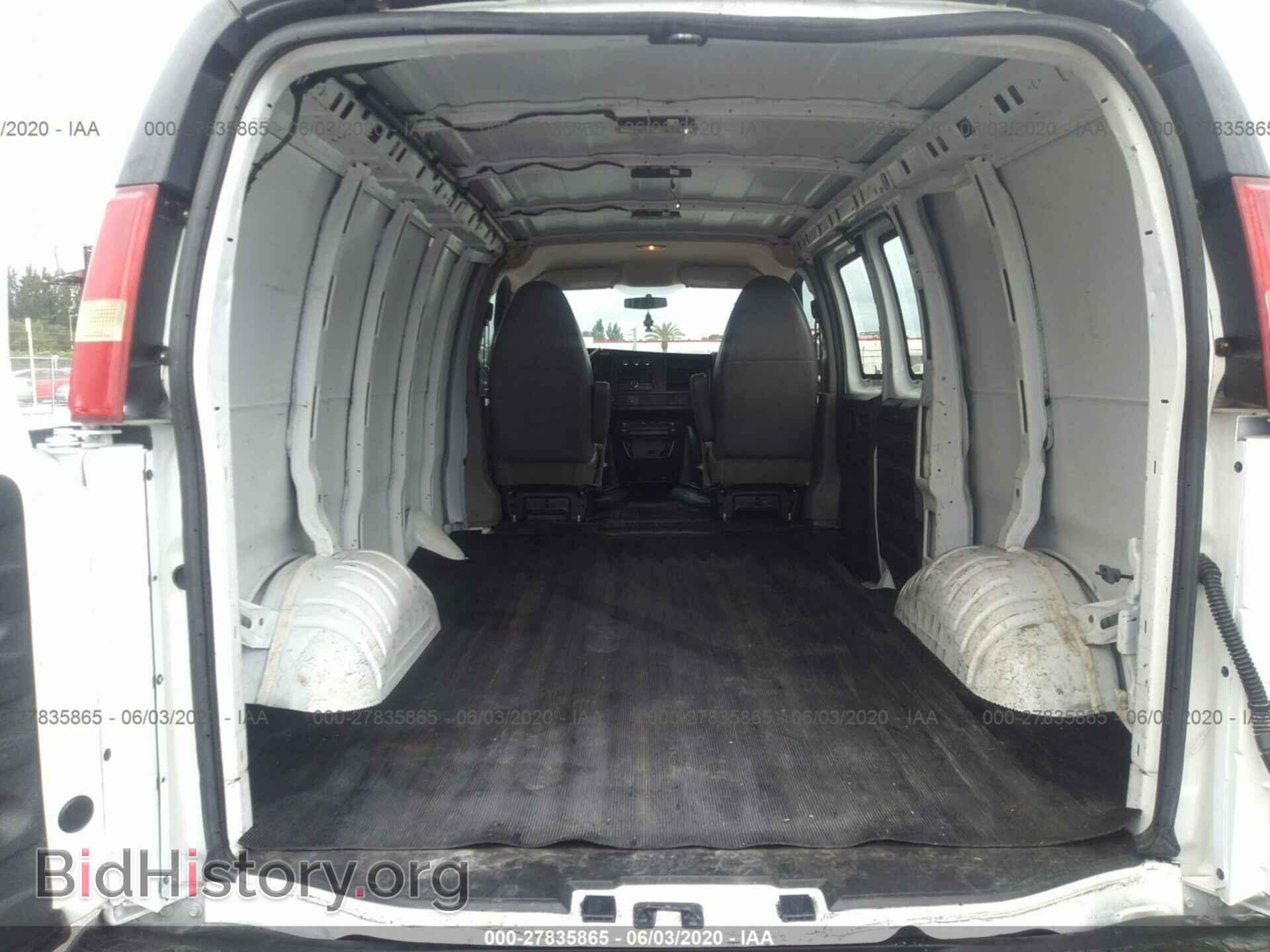 2015 GMC SAVANA - VIN: 1GTW7FCF0F1900540 - Фото 8