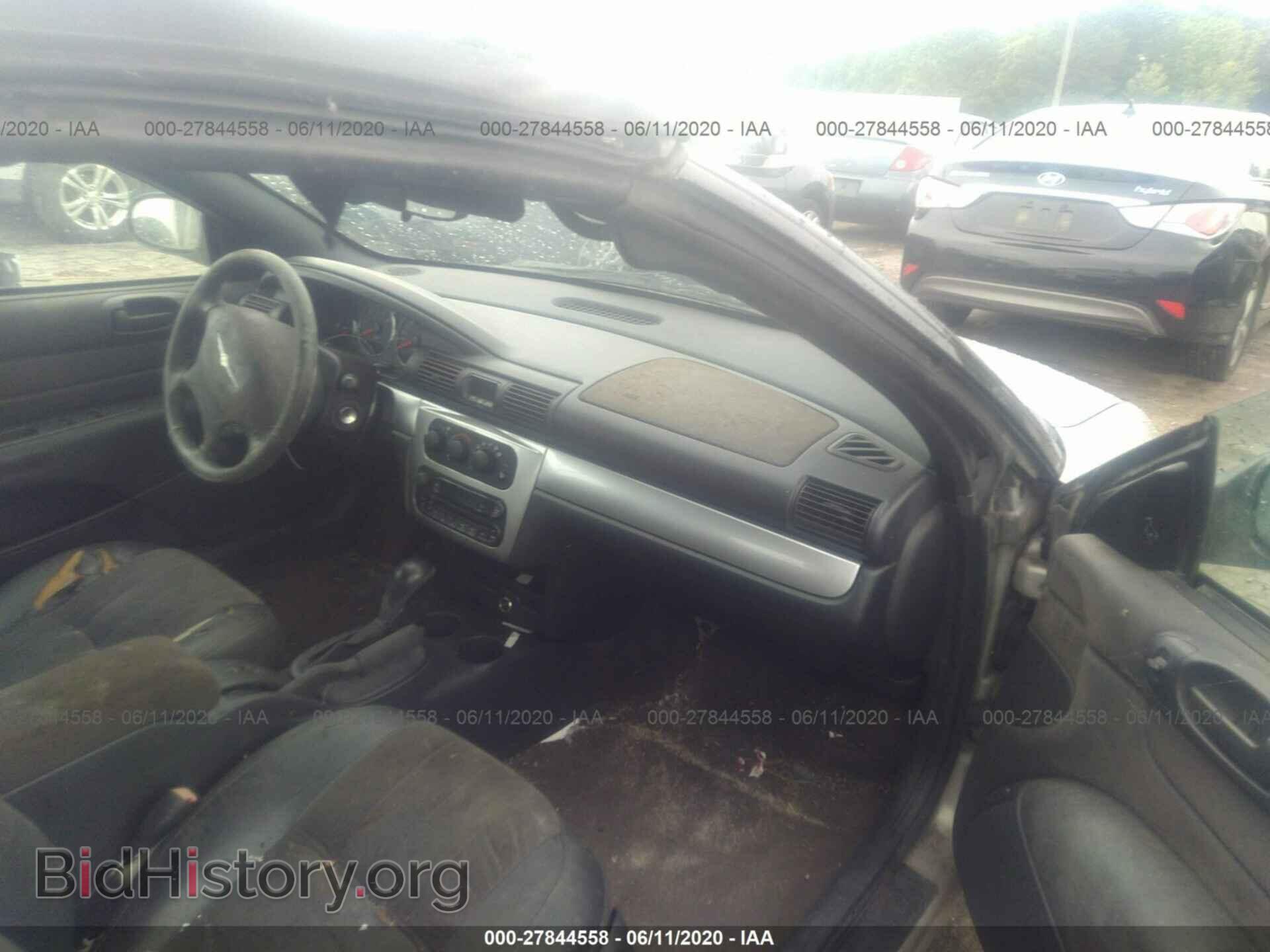 2005 CHRYSLER SEBRING - VIN: 1C3EL55RX5N592989 - Фото 5