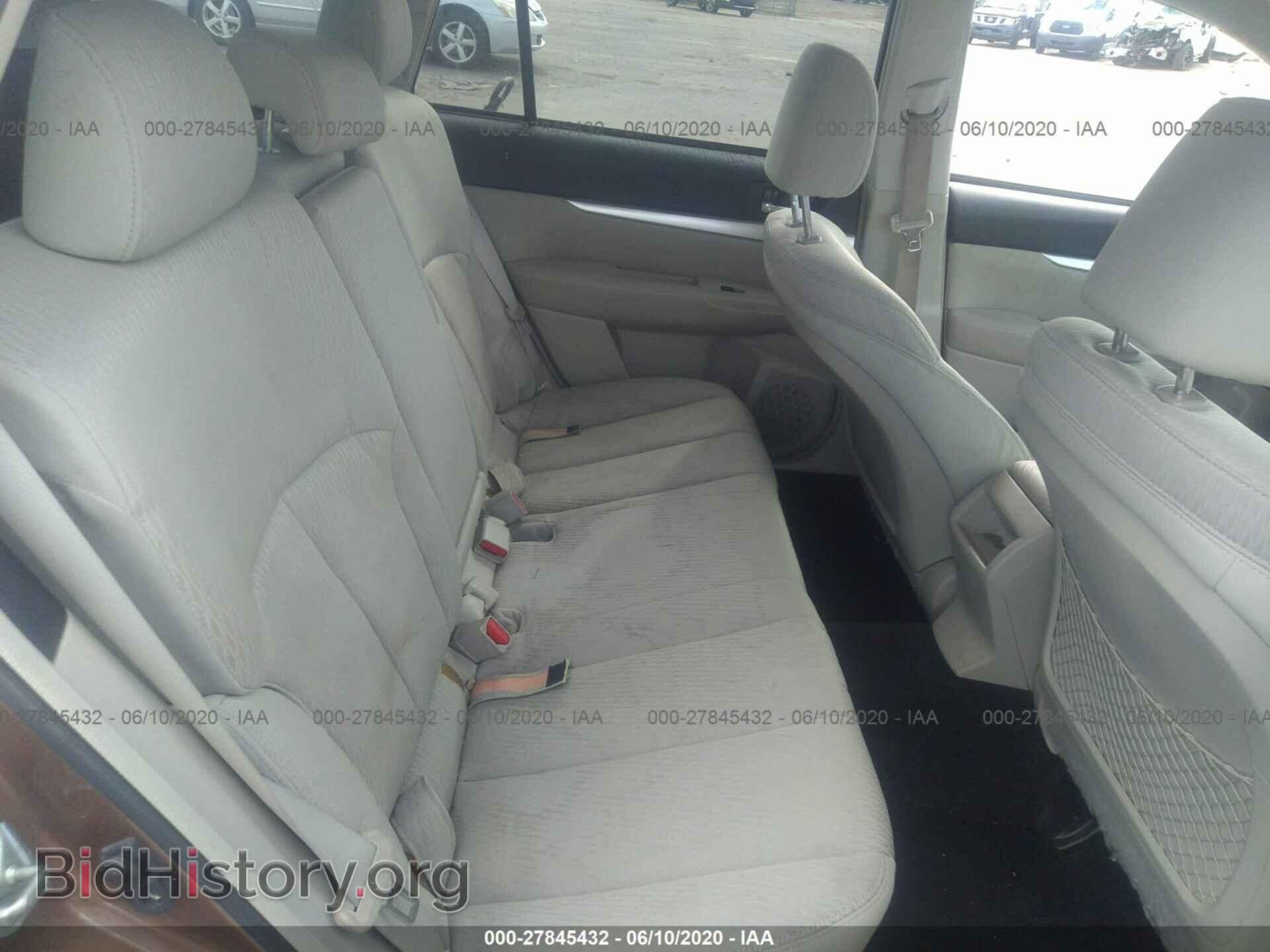 2011 SUBARU OUTBACK - VIN: 4S4BRCCC8B3387951 - Photo 8