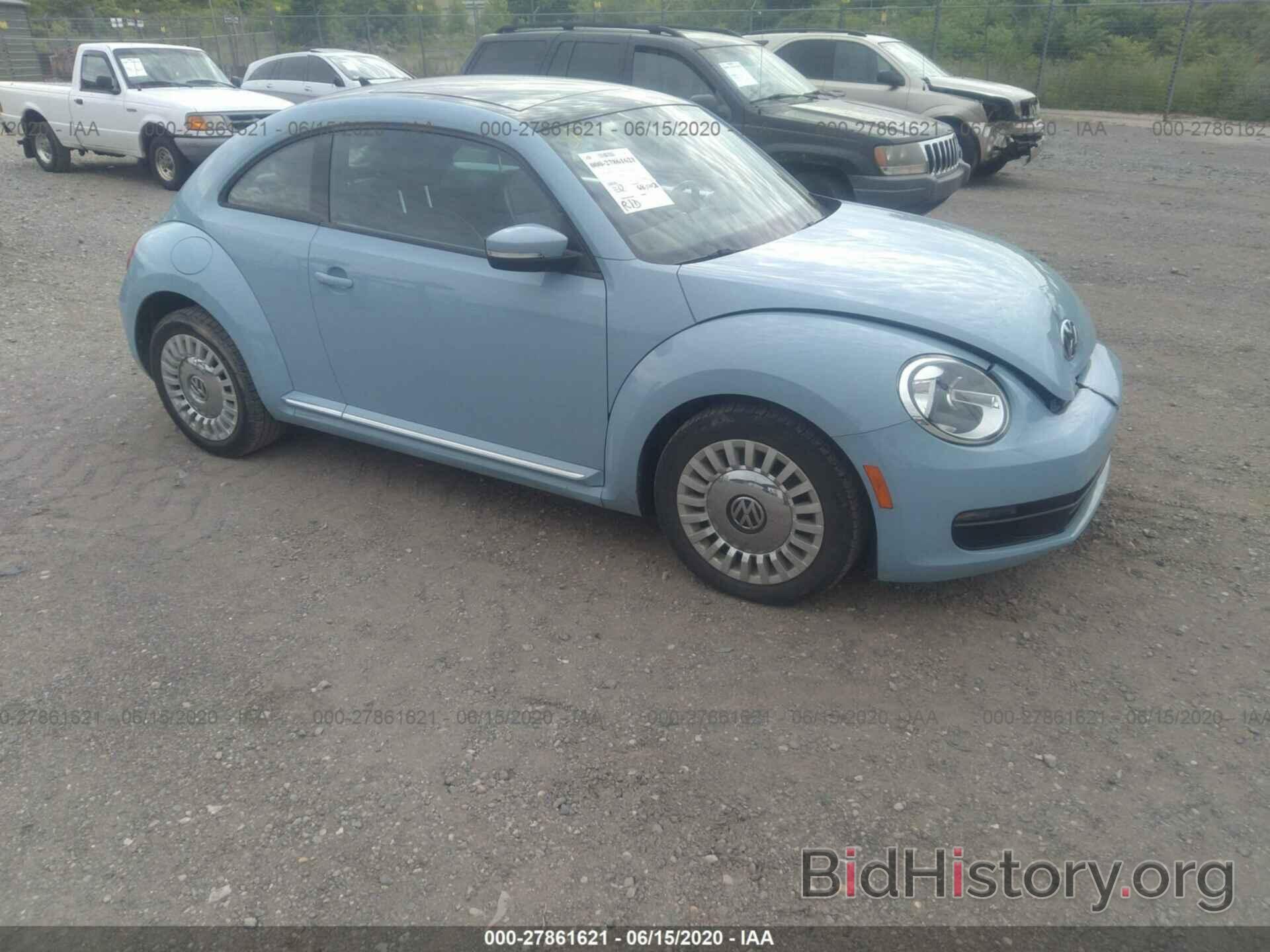 Photo 3VWJP7AT1DM690584 - VOLKSWAGEN BEETLE 2013