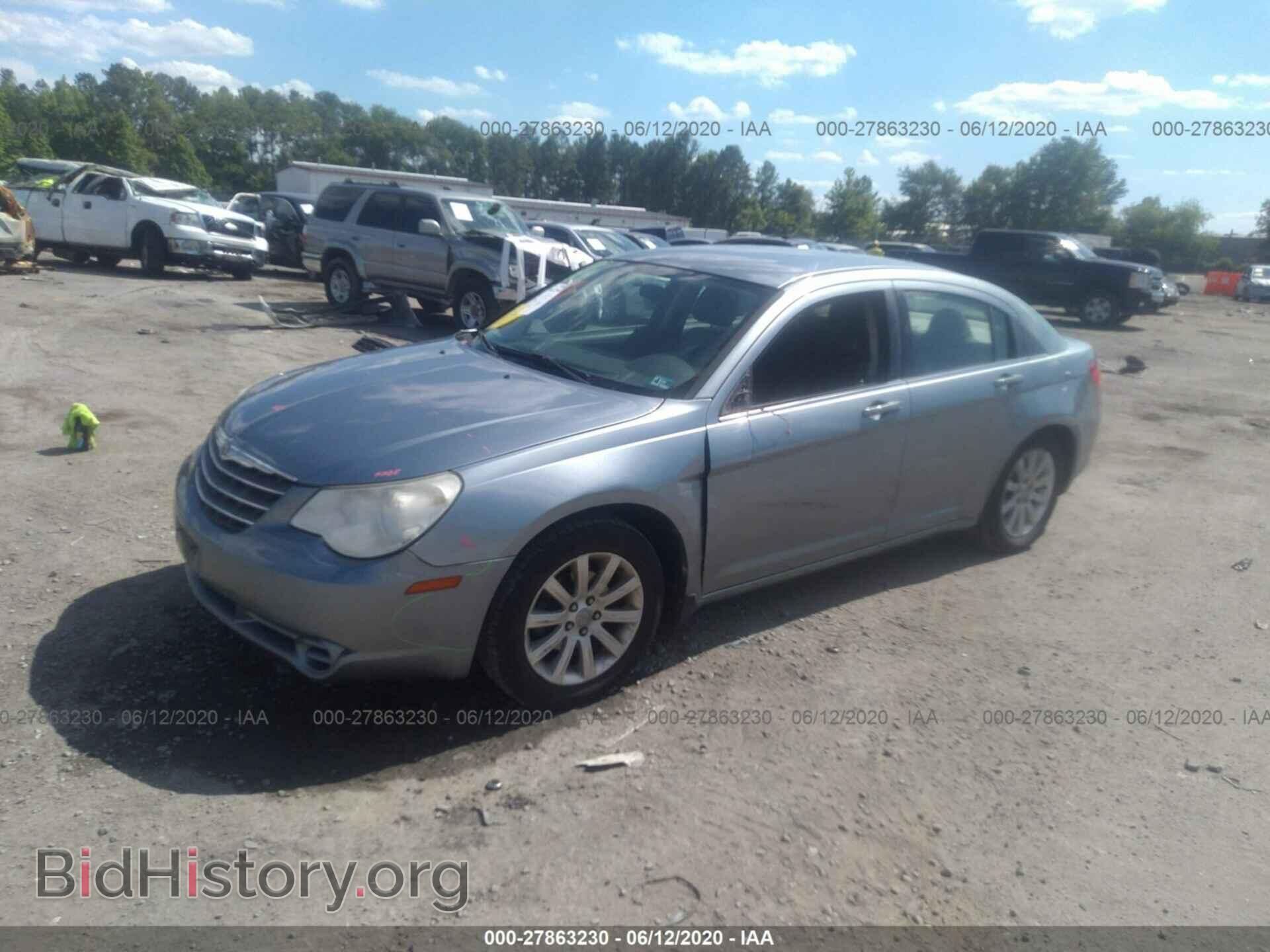2010 CHRYSLER SEBRING - VIN: 1C3CC5FB6AN157406 - Photo 2