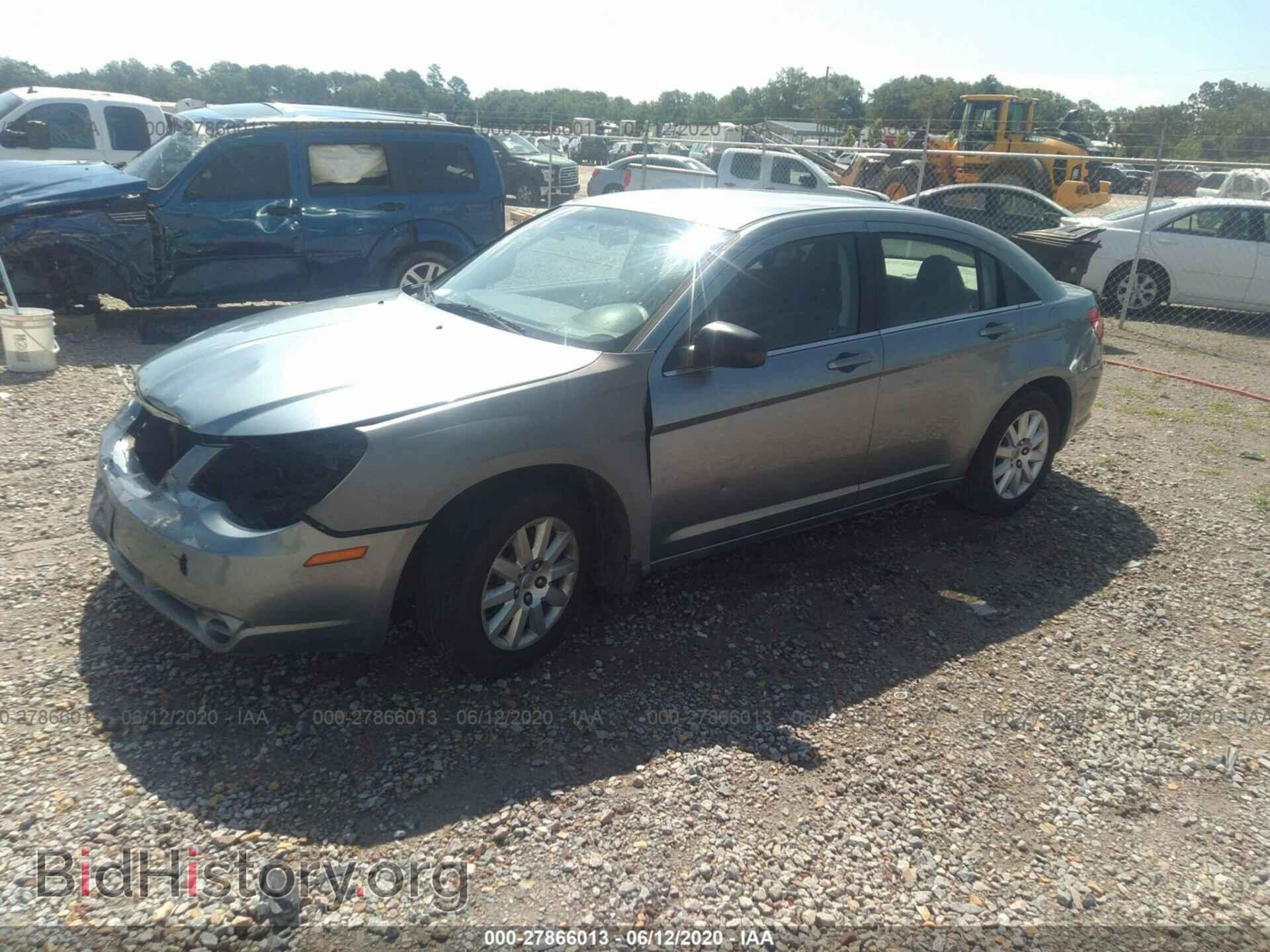 2010 CHRYSLER SEBRING - VIN: 1C3CC4FB2AN139897 - Фото 2