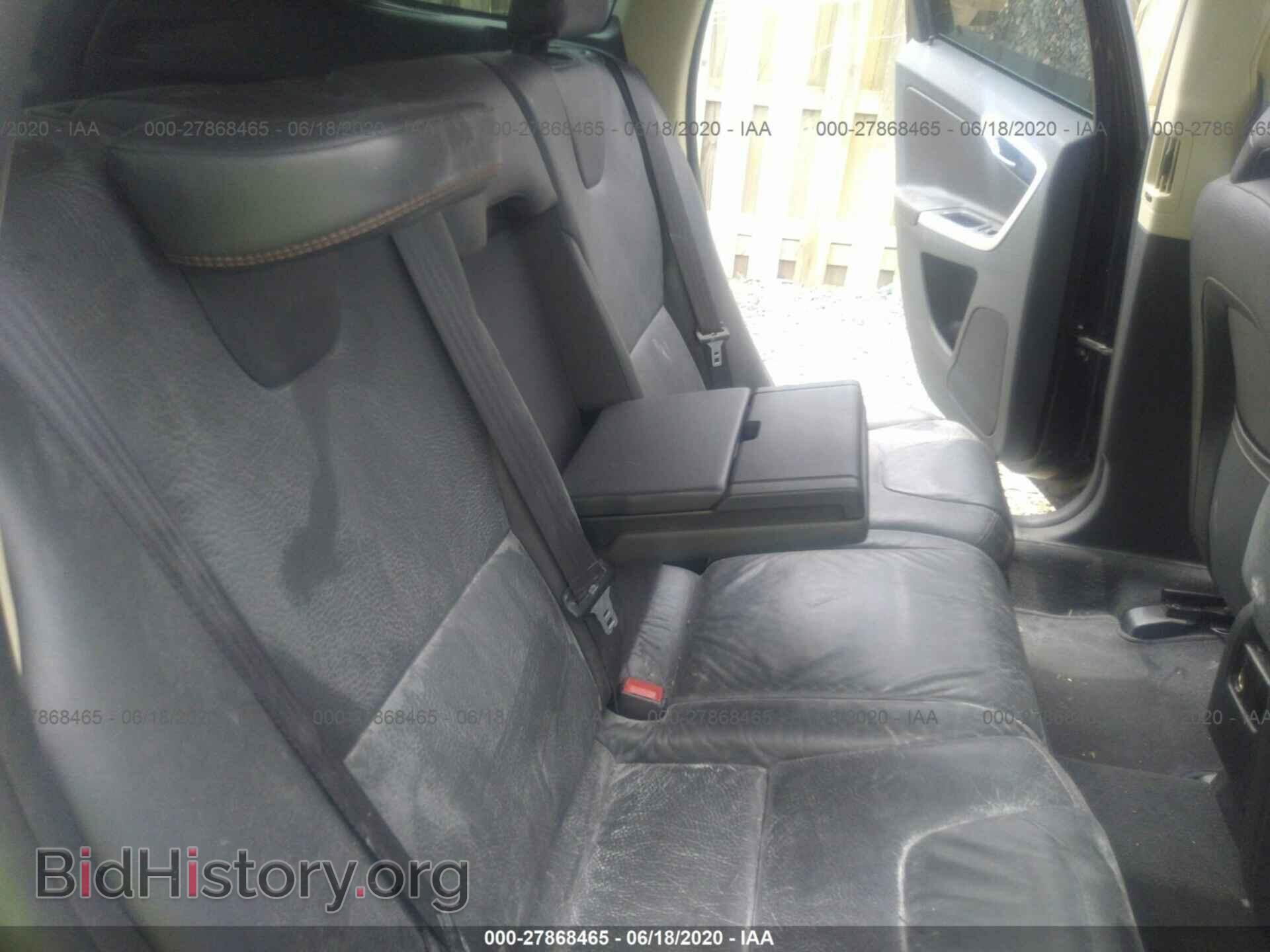 2011 VOLVO XC60 - VIN: YV4902DZ0B2149122 - Фото 8