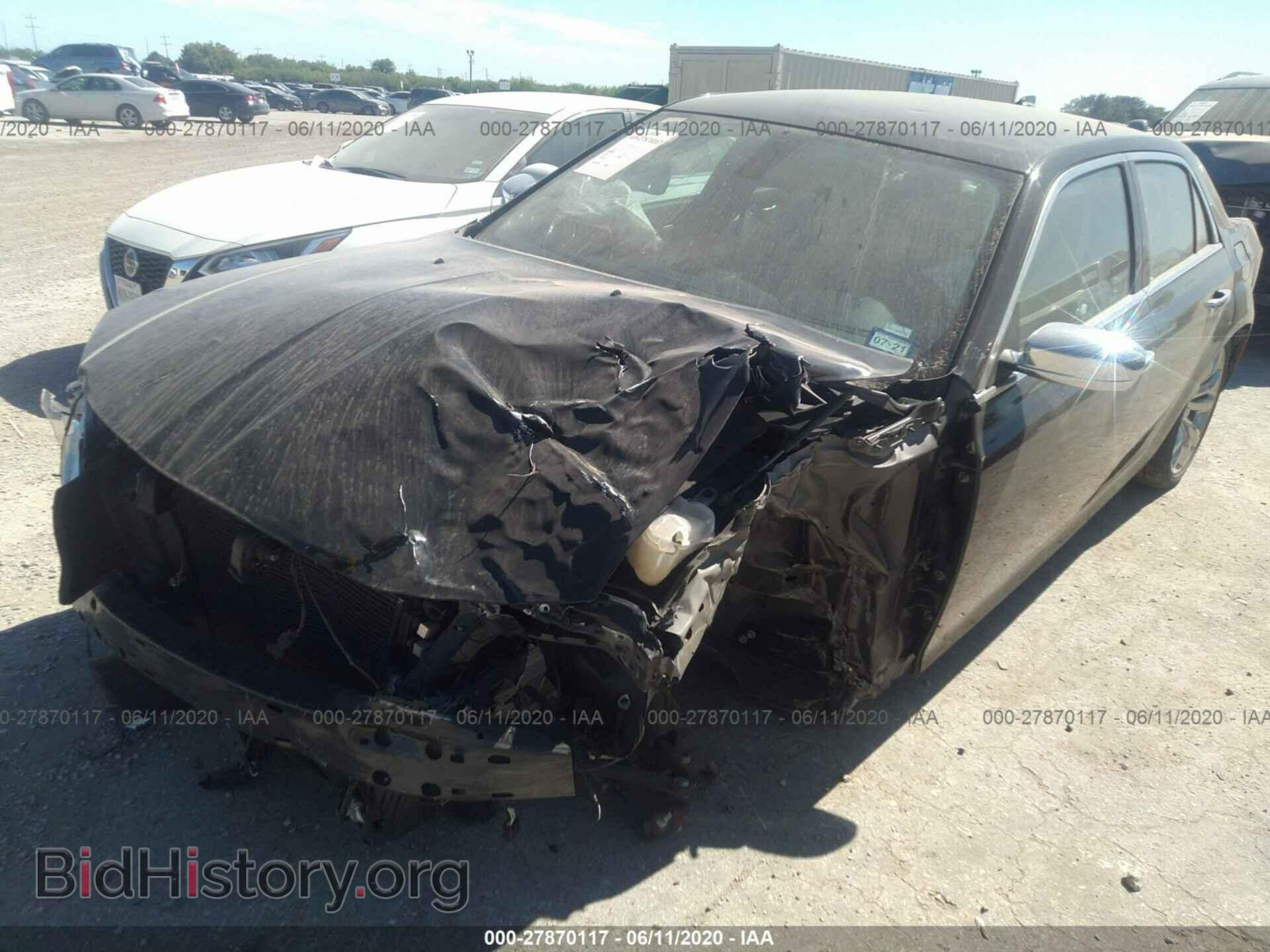 2019 CHRYSLER 300 - VIN: 2C3CCAEG4KH697434 - Фото 2