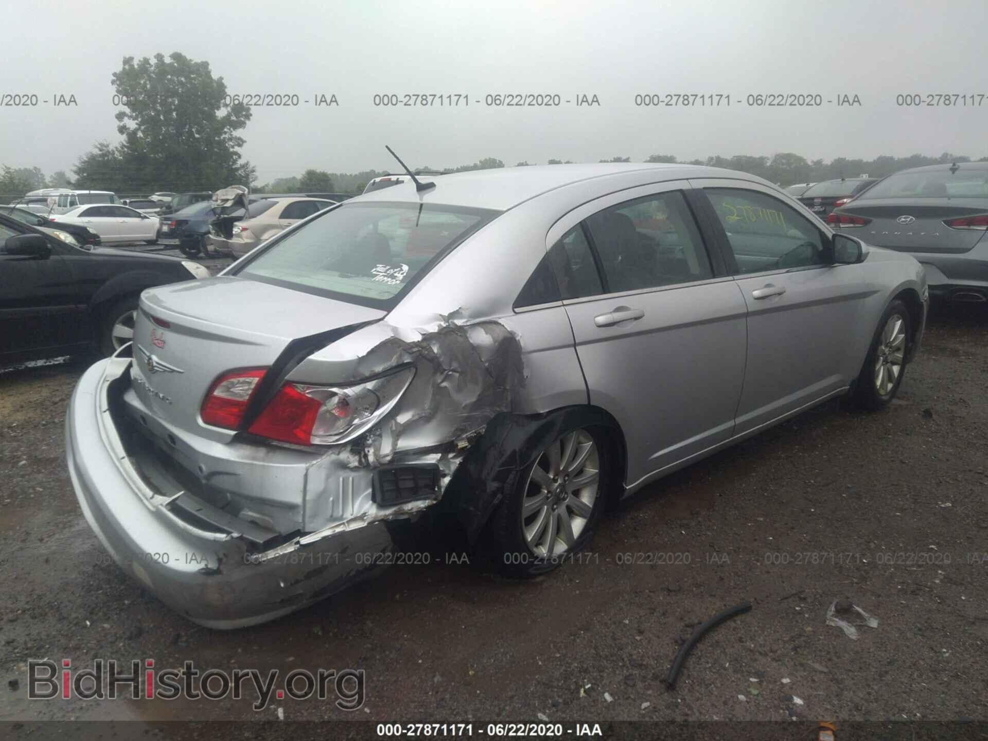2010 CHRYSLER SEBRING - VIN: 1C3CC5FB7AN193069 - Фото 4