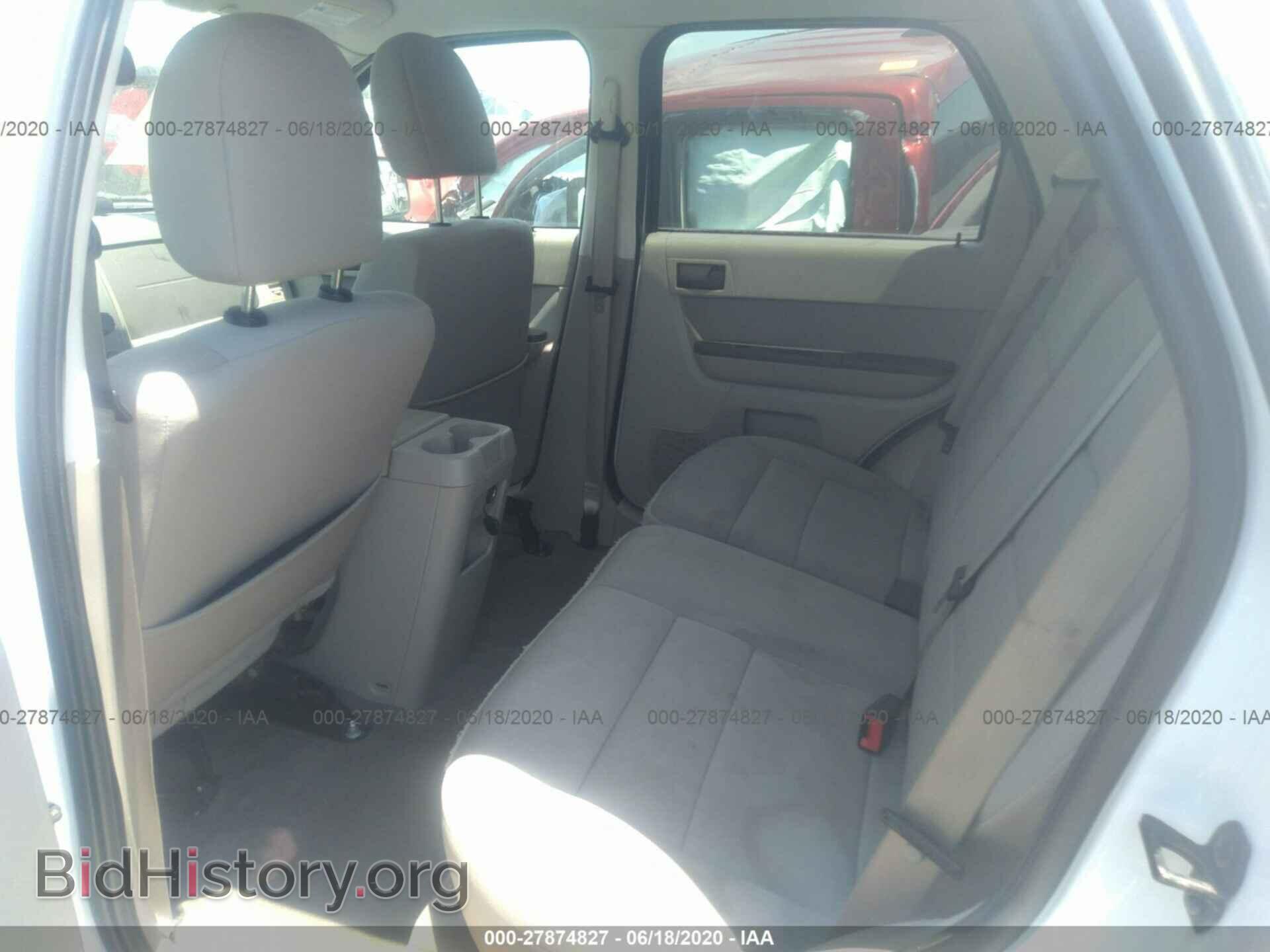 2011 FORD ESCAPE - VIN: 1FMCU0DG0BKB27245 - Photo 8