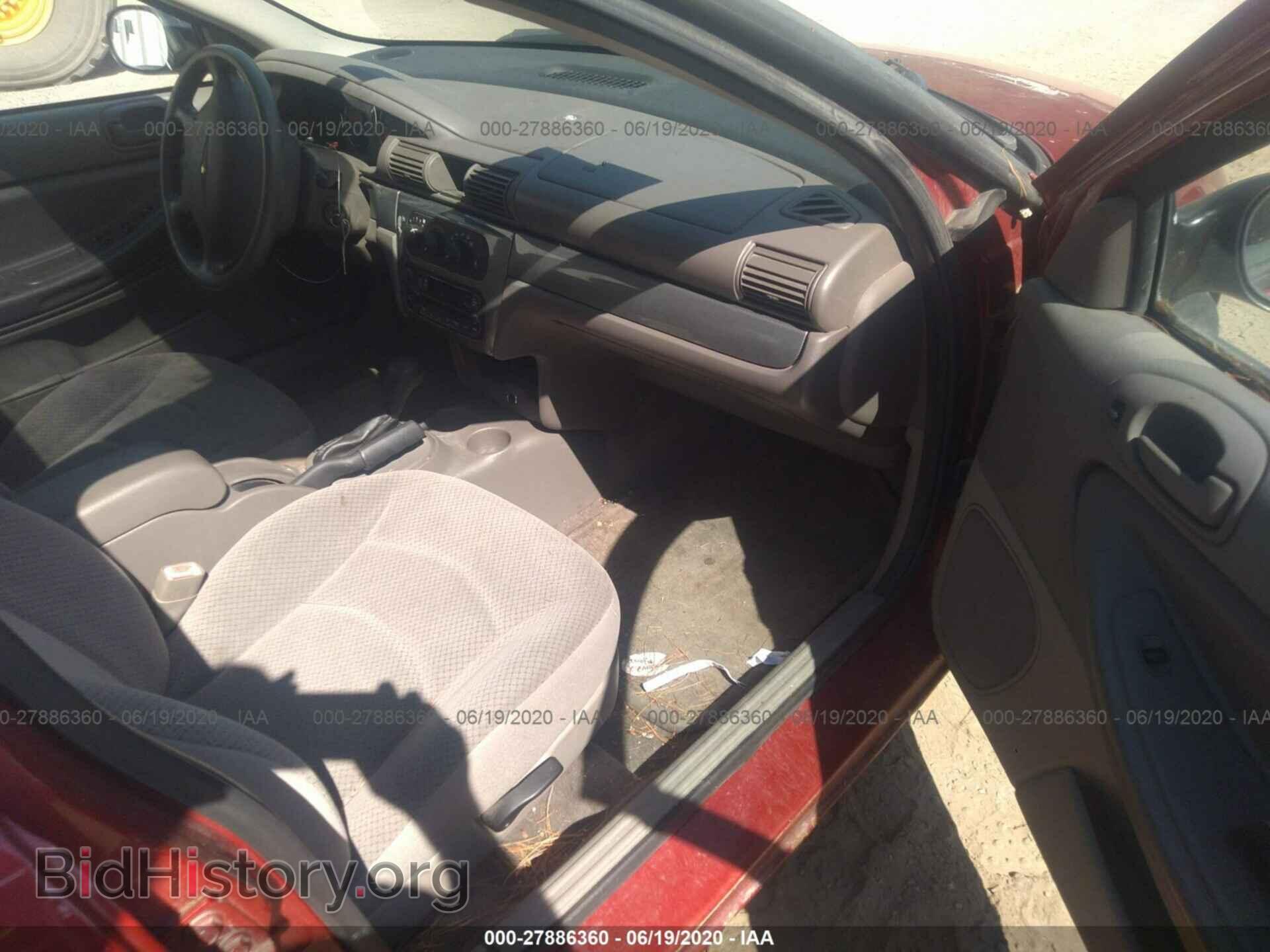 2004 CHRYSLER SEBRING - VIN: 1C3EL56R94N214613 - Фото 5