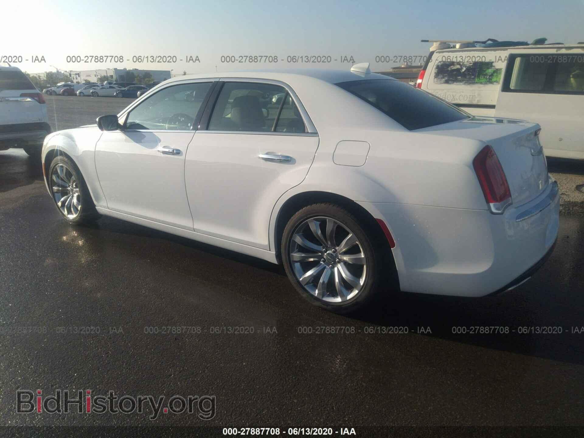 2019 CHRYSLER 300 - VIN: 2C3CCAEG6KH536616 - Фото 3